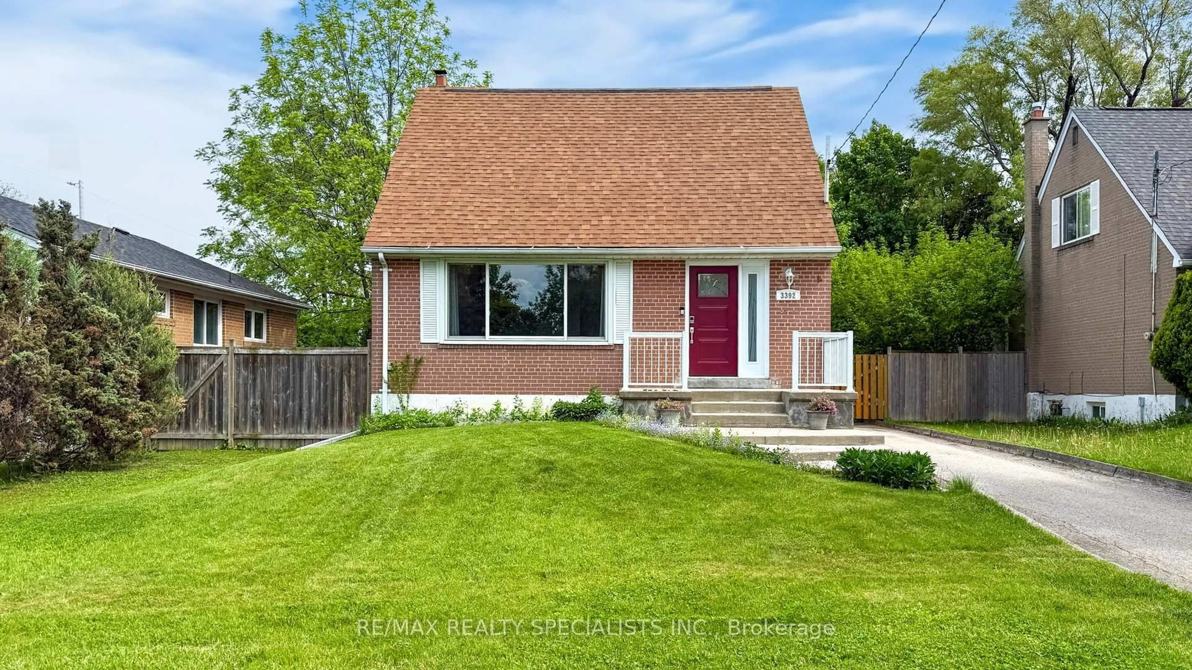 Home with brick exterior material, street for 3392 Sonja Rd, Mississauga Ontario L4T 1R1