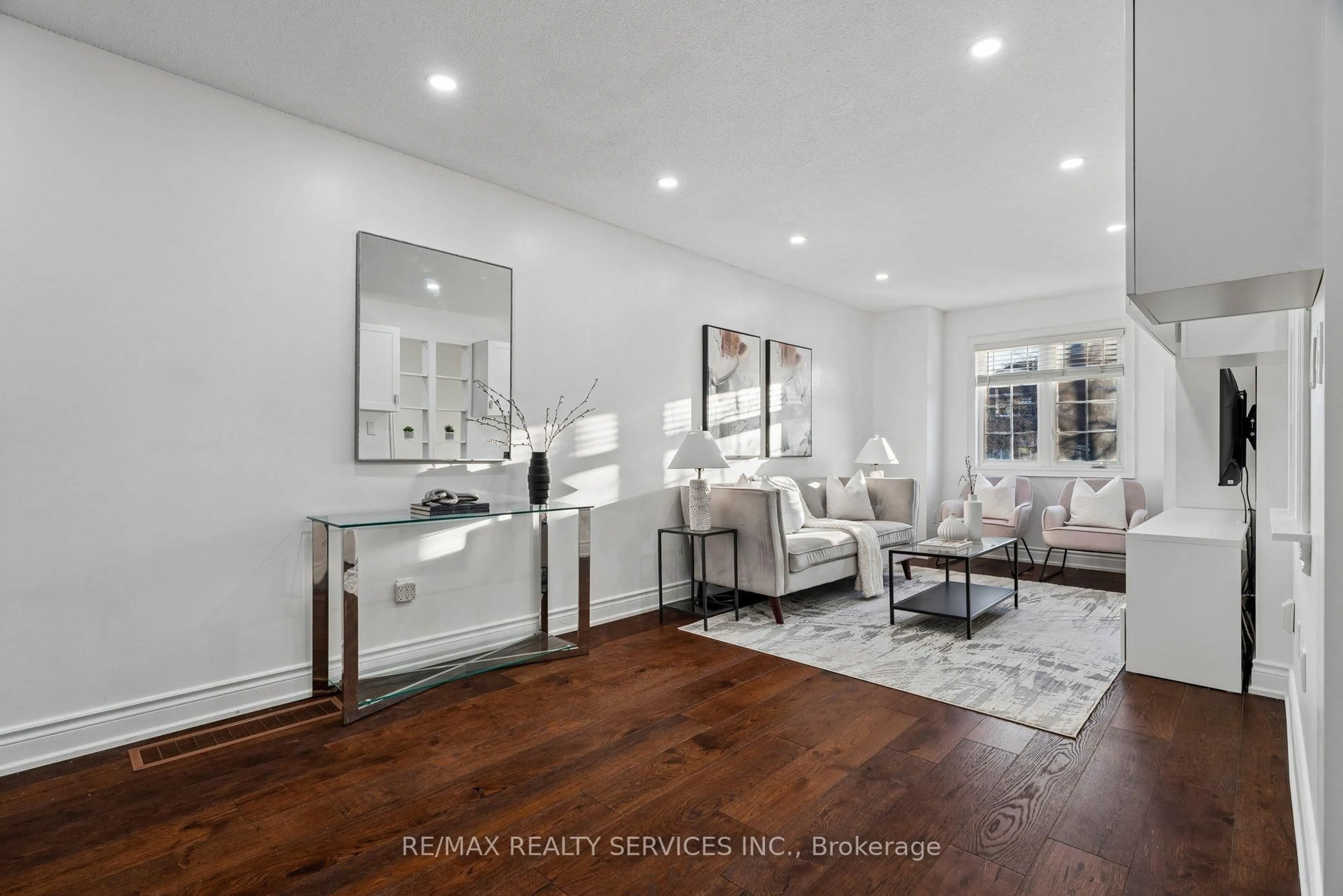 Living room with furniture, unknown for 131 Charlton Settlement Ave, Toronto Ontario M6M 5L5