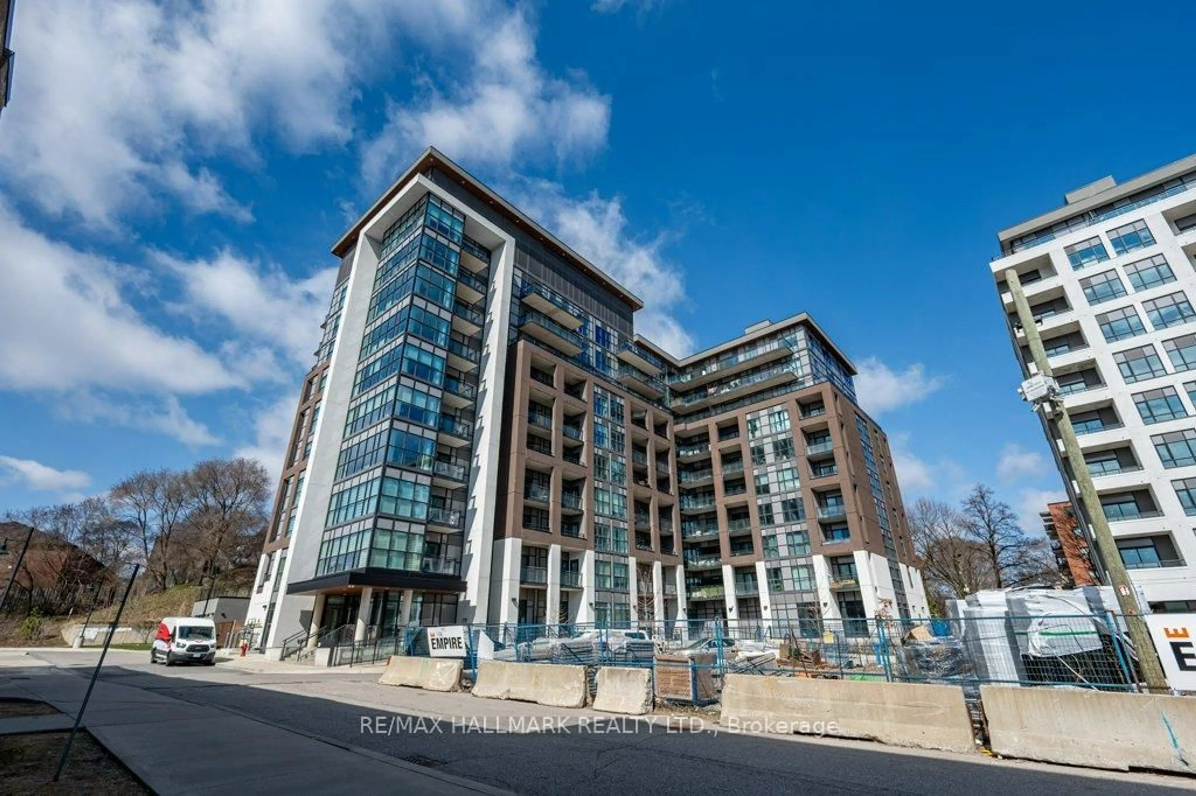 A pic from outside/outdoor area/front of a property/back of a property/a pic from drone, building for 25 Neighbourhood Lane #512, Toronto Ontario M8Y 0C4