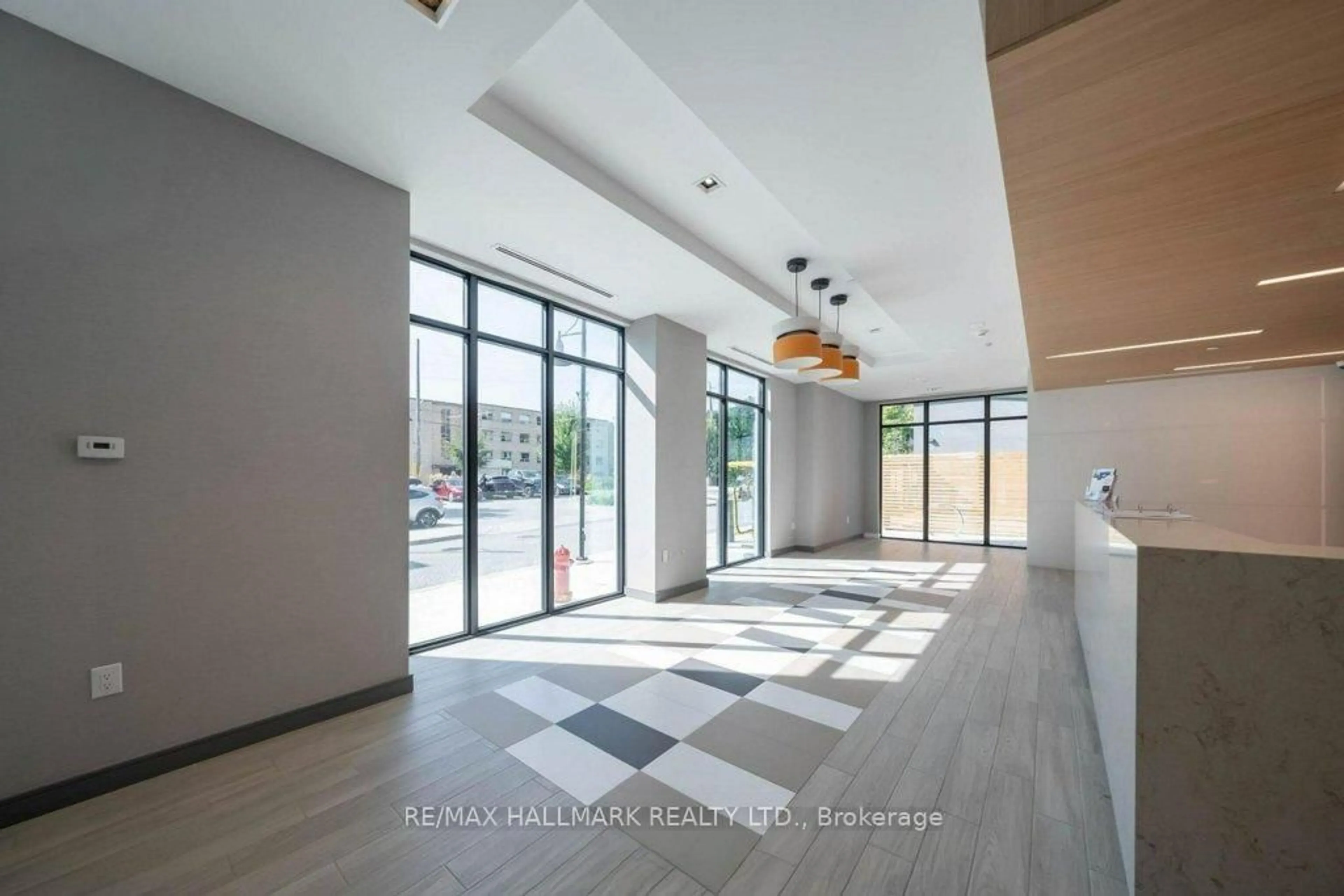 Indoor foyer for 25 Neighbourhood Lane #512, Toronto Ontario M8Y 0C4