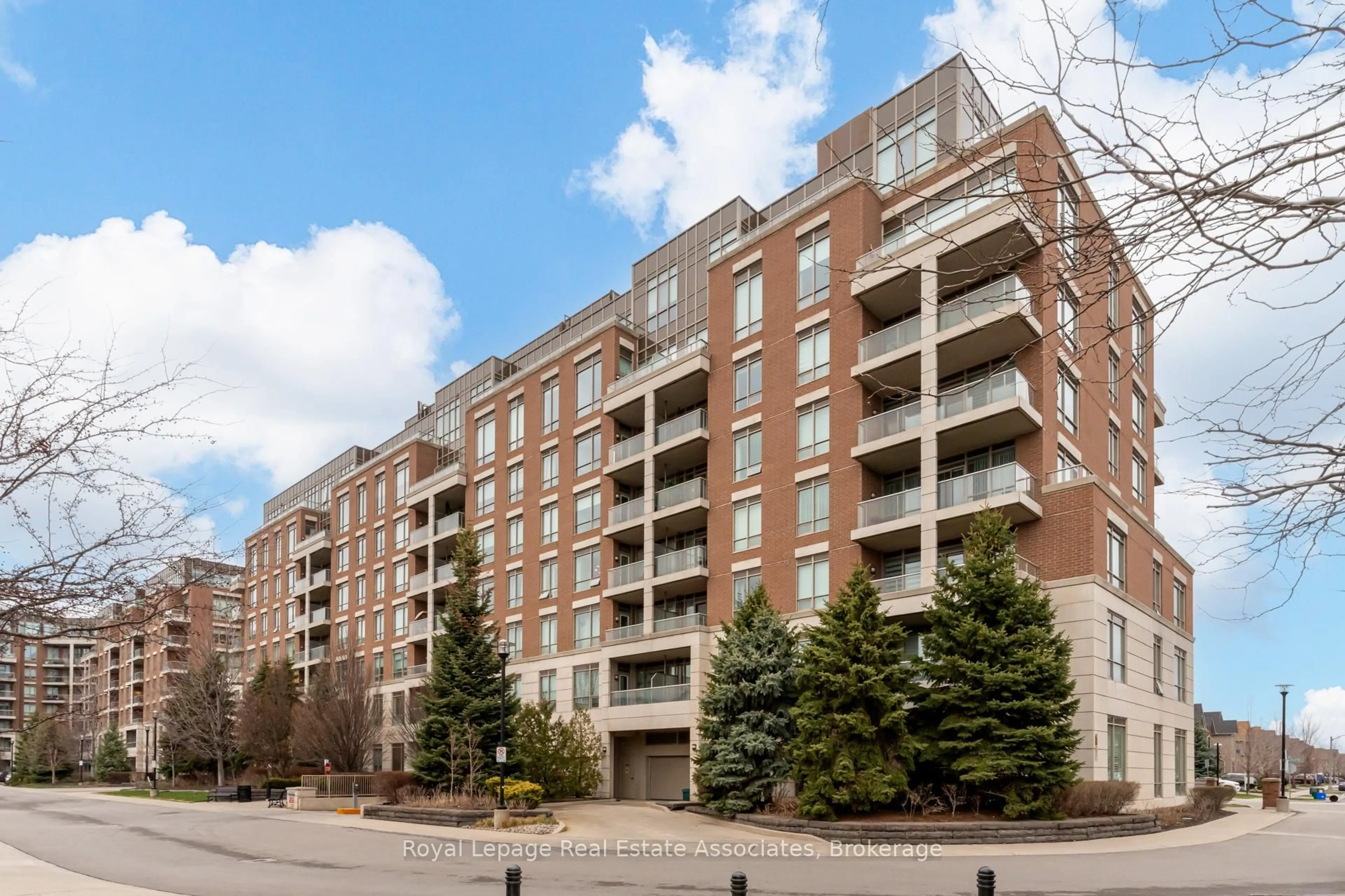 Unknown for 2470 Prince Michael Dr #712, Oakville Ontario L6H 0G9