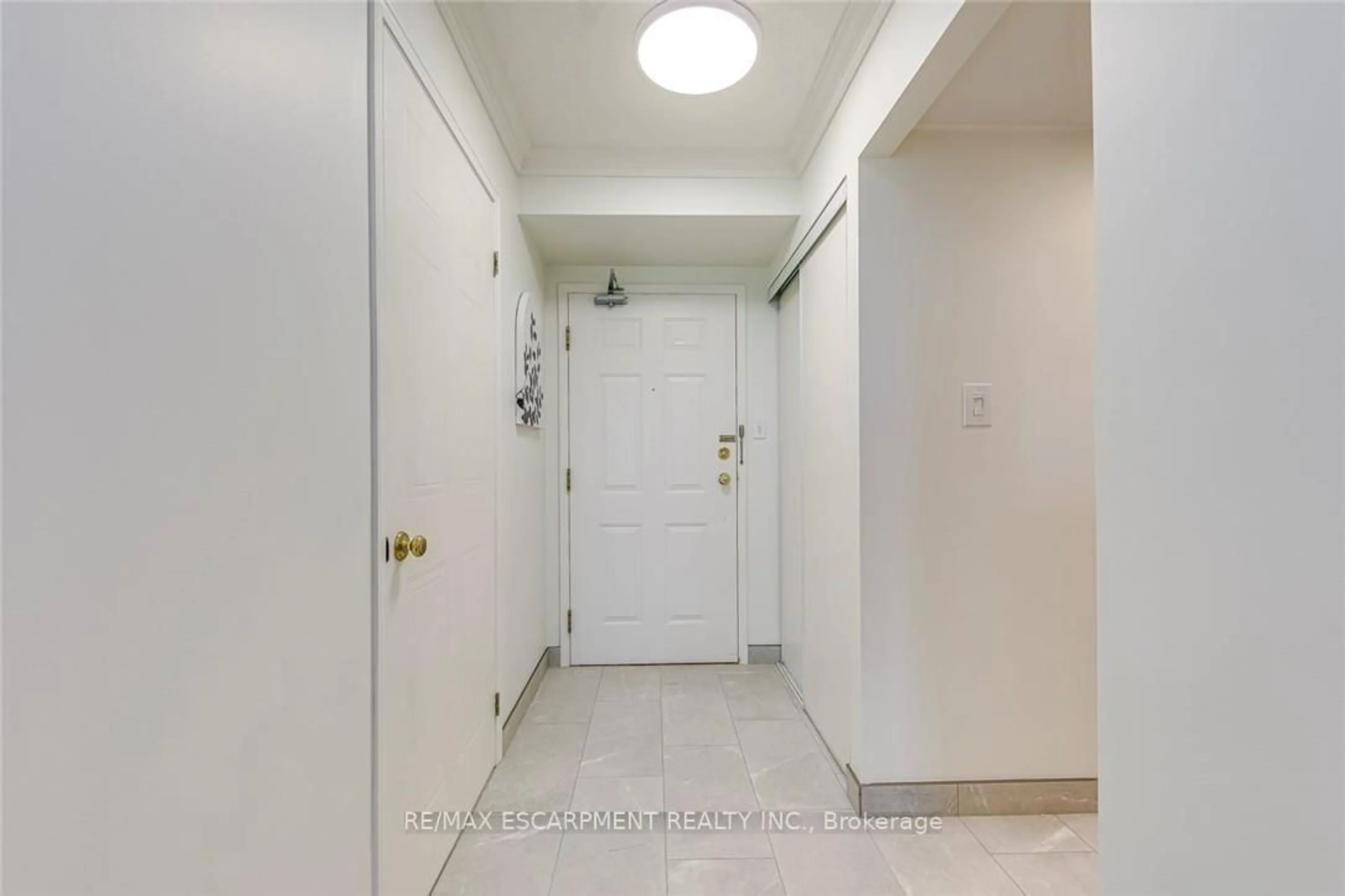 Unknown for 5080 Pinedale Ave #902, Burlington Ontario L7L 5V7