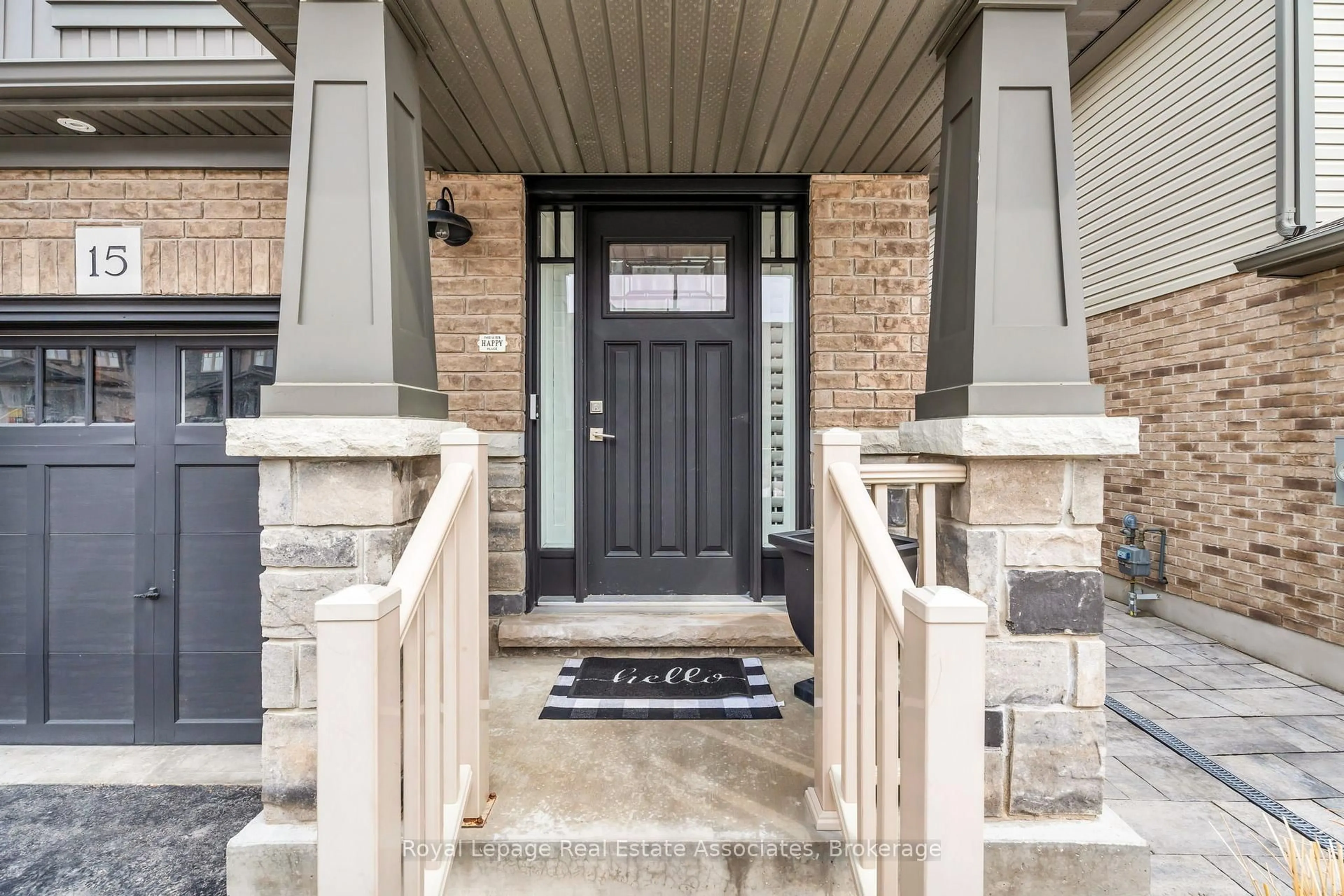 Indoor entryway for 15 Winterton Crt, Orangeville Ontario L9W 5H8
