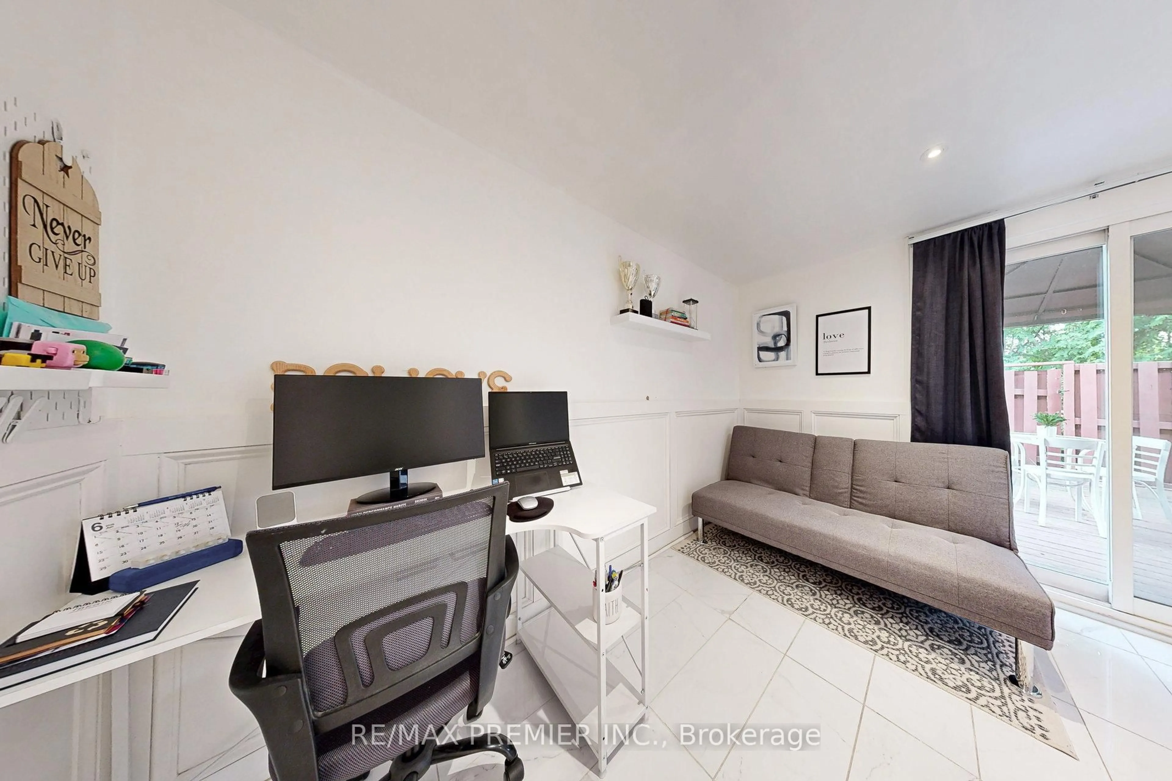 A pic of a room for 120 Ellerslie Rd, Brampton Ontario L6T 4C3