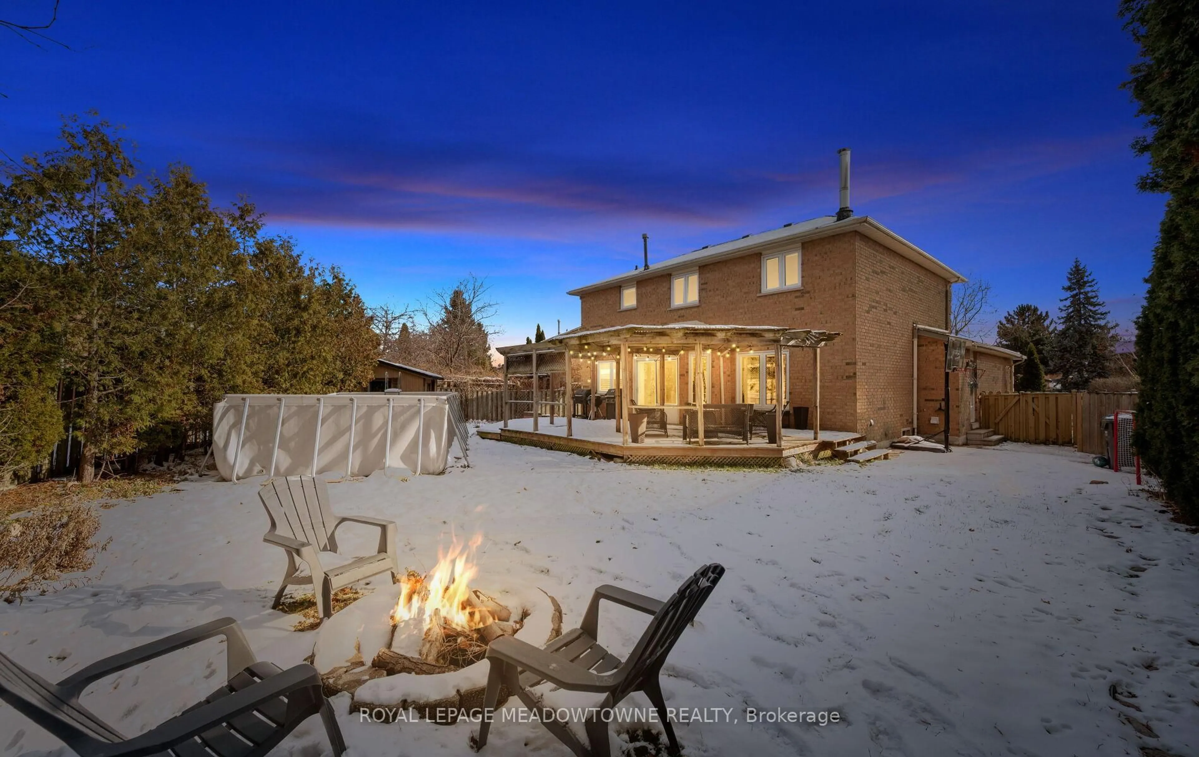 Patio, unknown for 16 Cox Cres, Brampton Ontario L6X 3H1