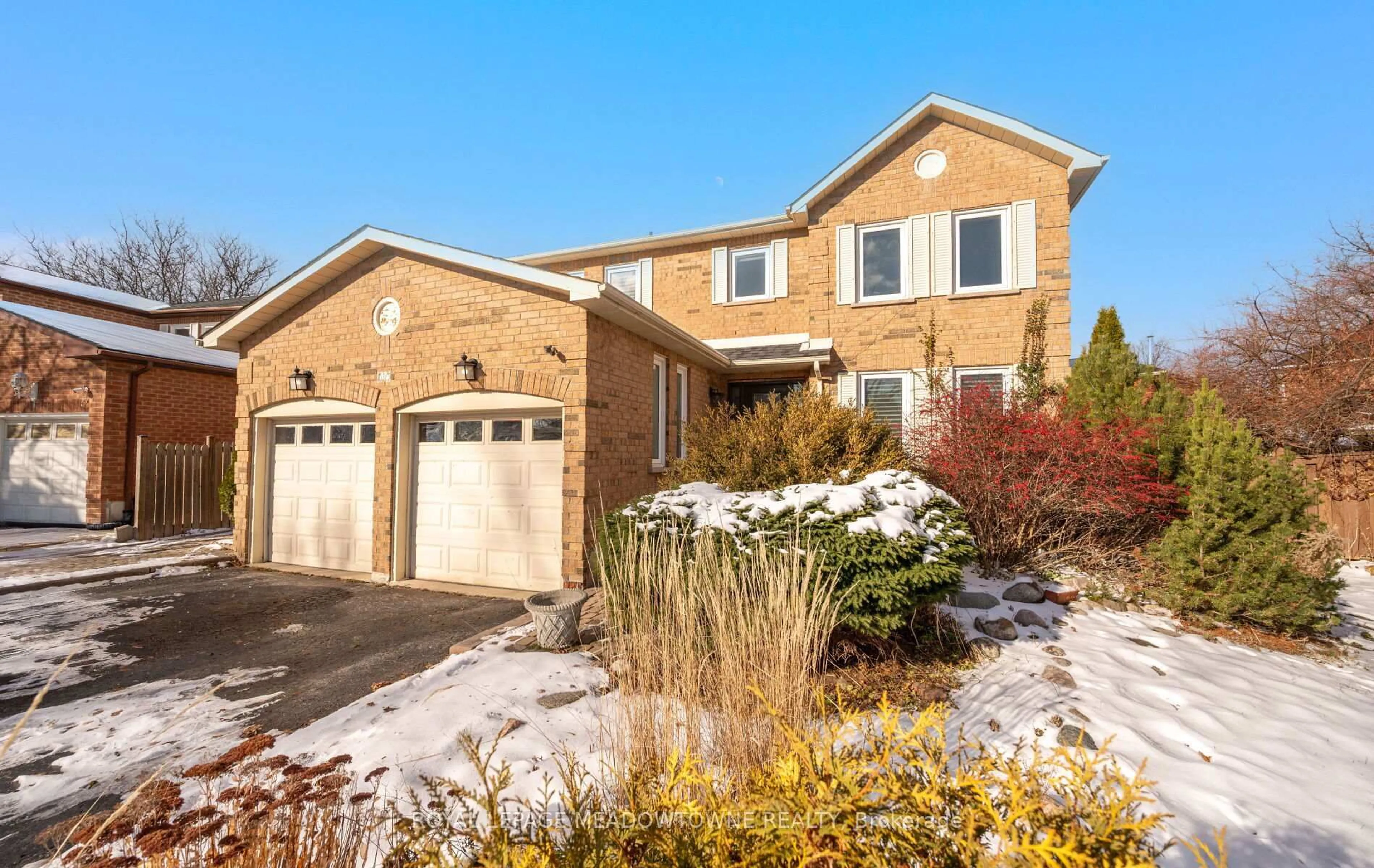Home with brick exterior material, street for 16 Cox Cres, Brampton Ontario L6X 3H1