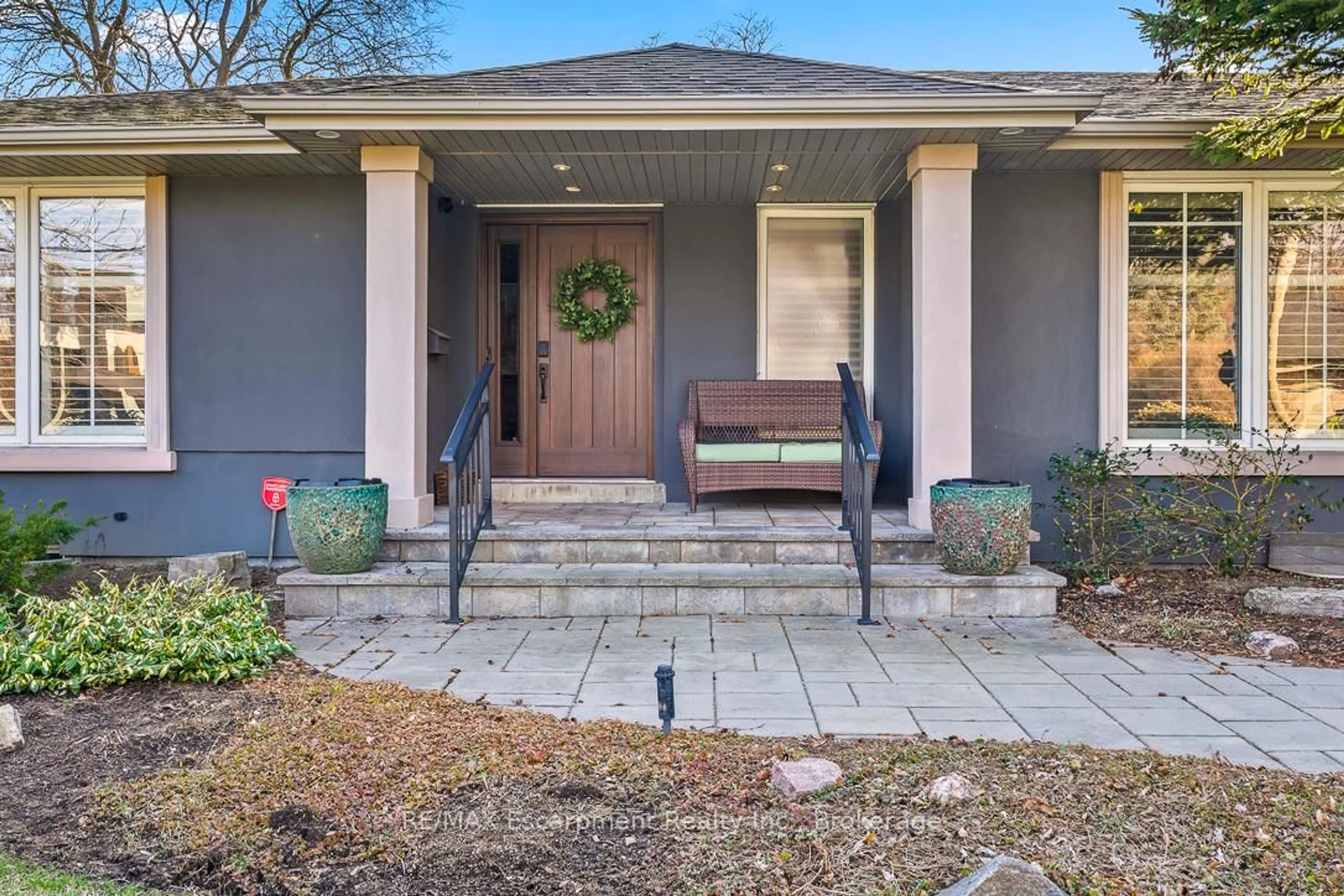 Home with brick exterior material, street for 214 MAPLE GROVE Dr, Oakville Ontario L6J 4V3