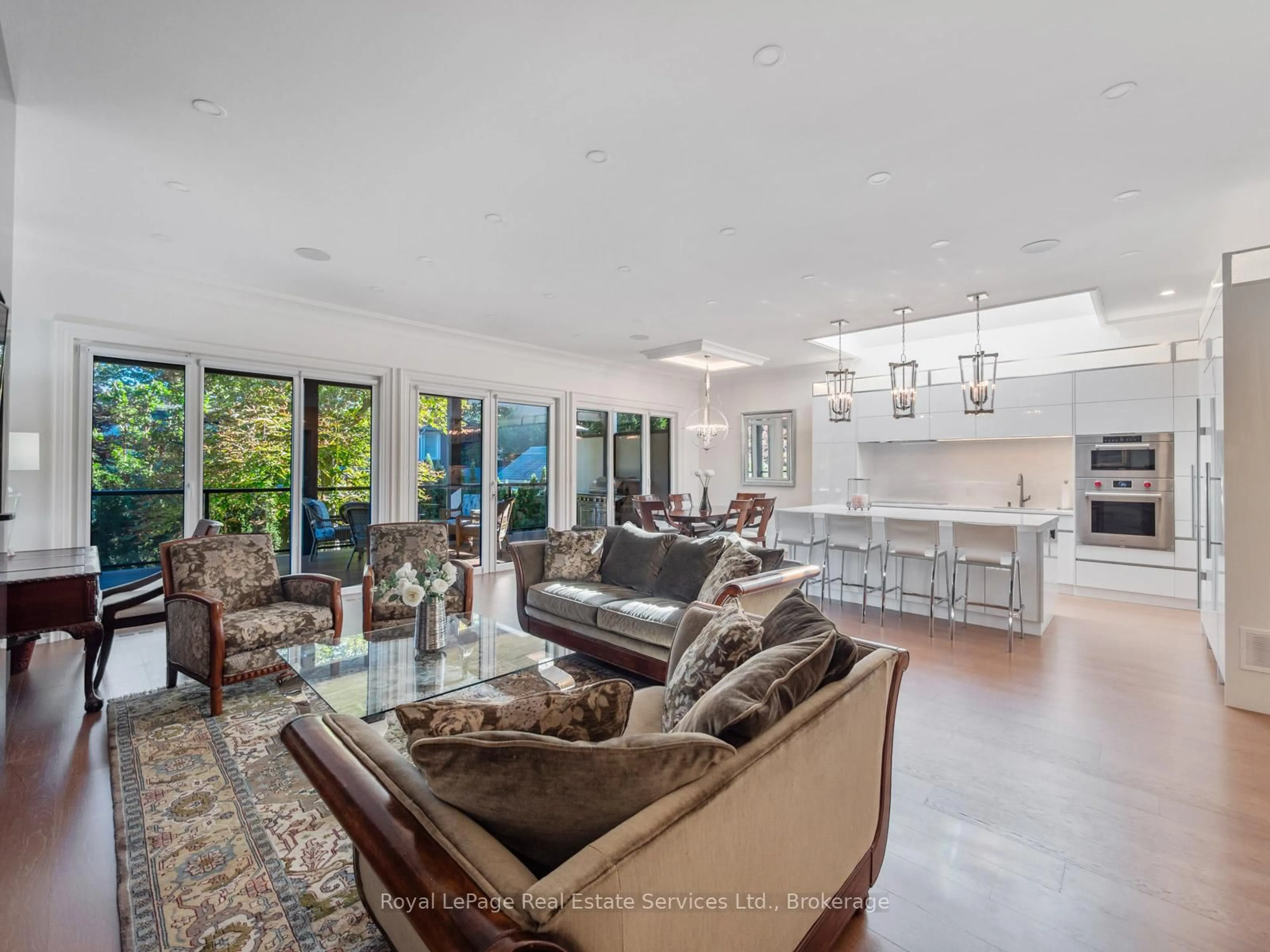 Living room with furniture, unknown for 36 Anderson St, Oakville Ontario L6K 1A5