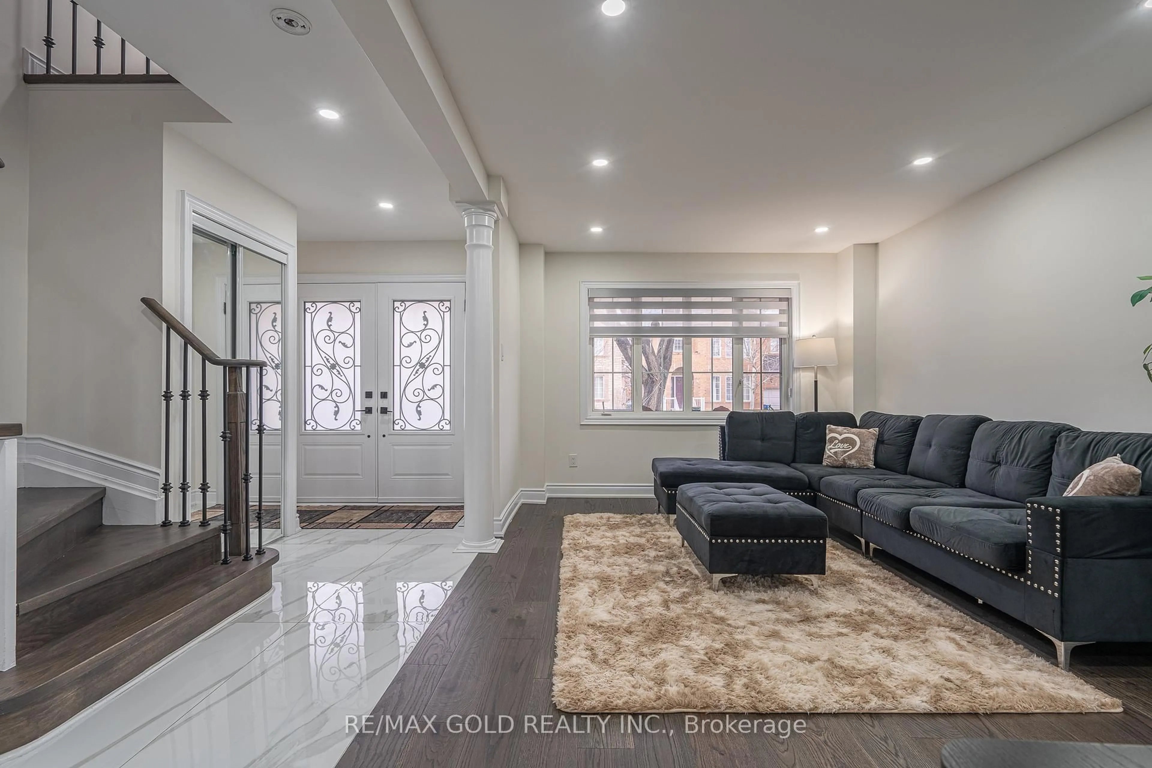 Unknown for 6 Meadow Glade Rd, Brampton Ontario L6R 1Z7