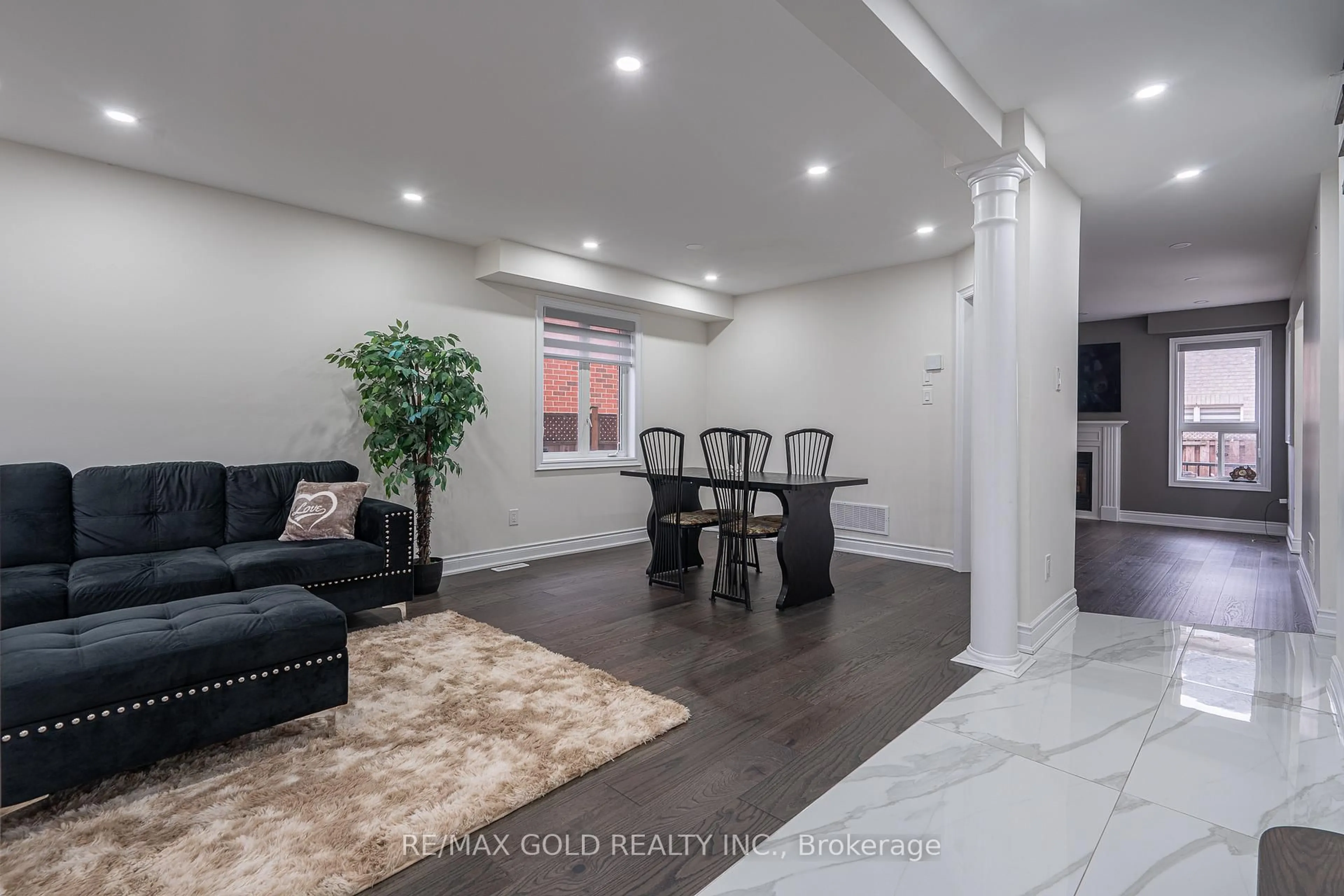 Unknown for 6 Meadow Glade Rd, Brampton Ontario L6R 1Z7