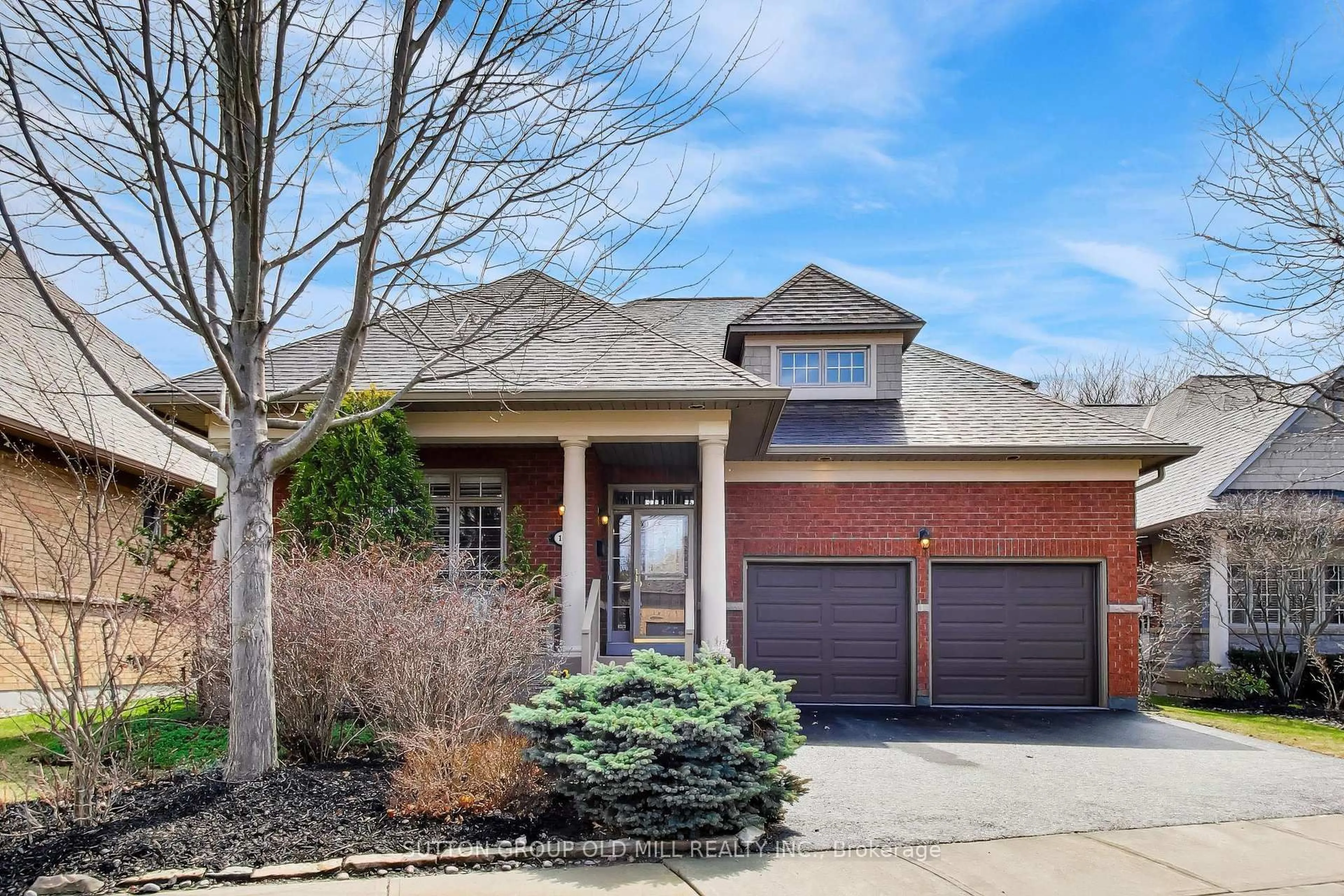 Home with brick exterior material, street for 2175 Stavebank Rd #16, Mississauga Ontario L5C 1T3