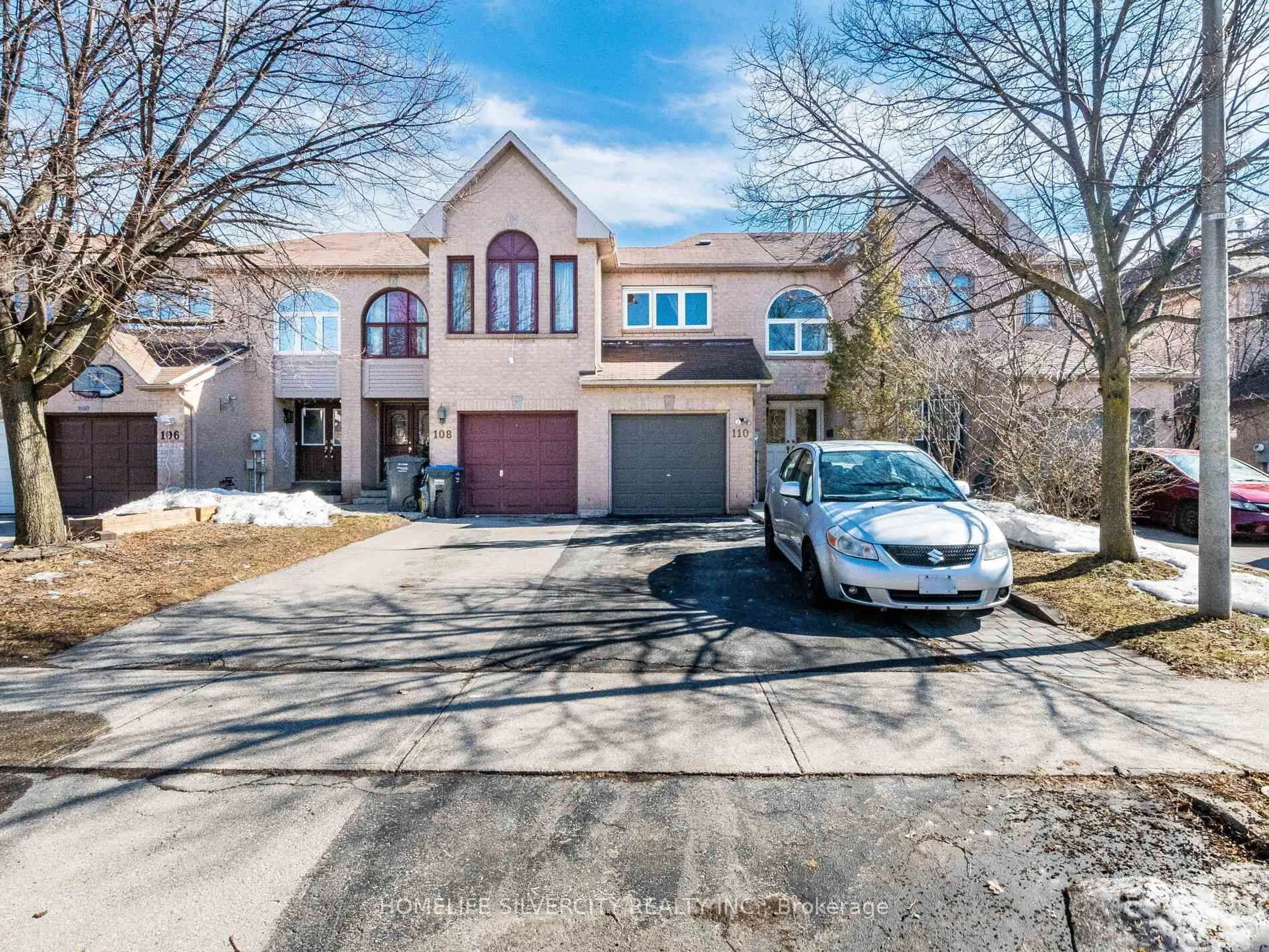 A pic from outside/outdoor area/front of a property/back of a property/a pic from drone, street for 110 Richwood Cres, Brampton Ontario L6X 4K7