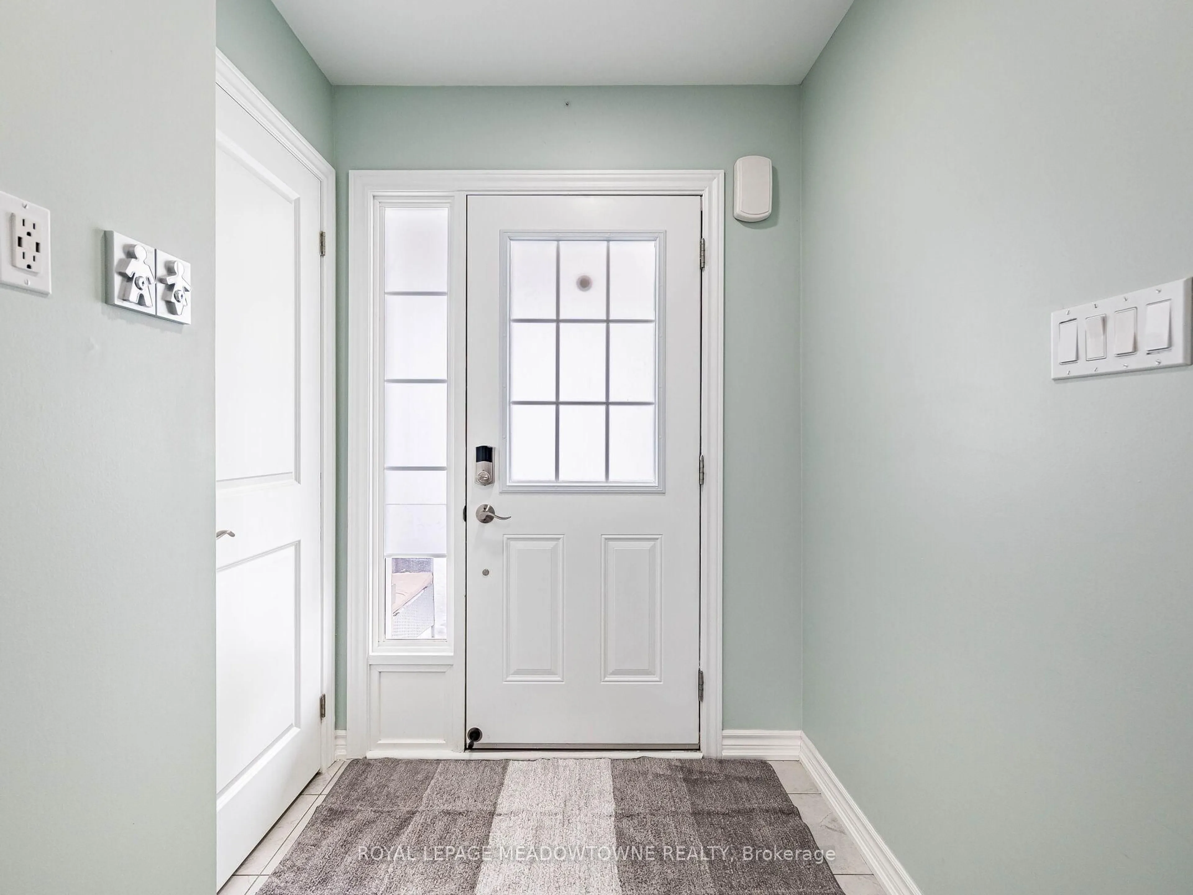 Indoor entryway for 30 Townline #12, Orangeville Ontario L9W 7P6