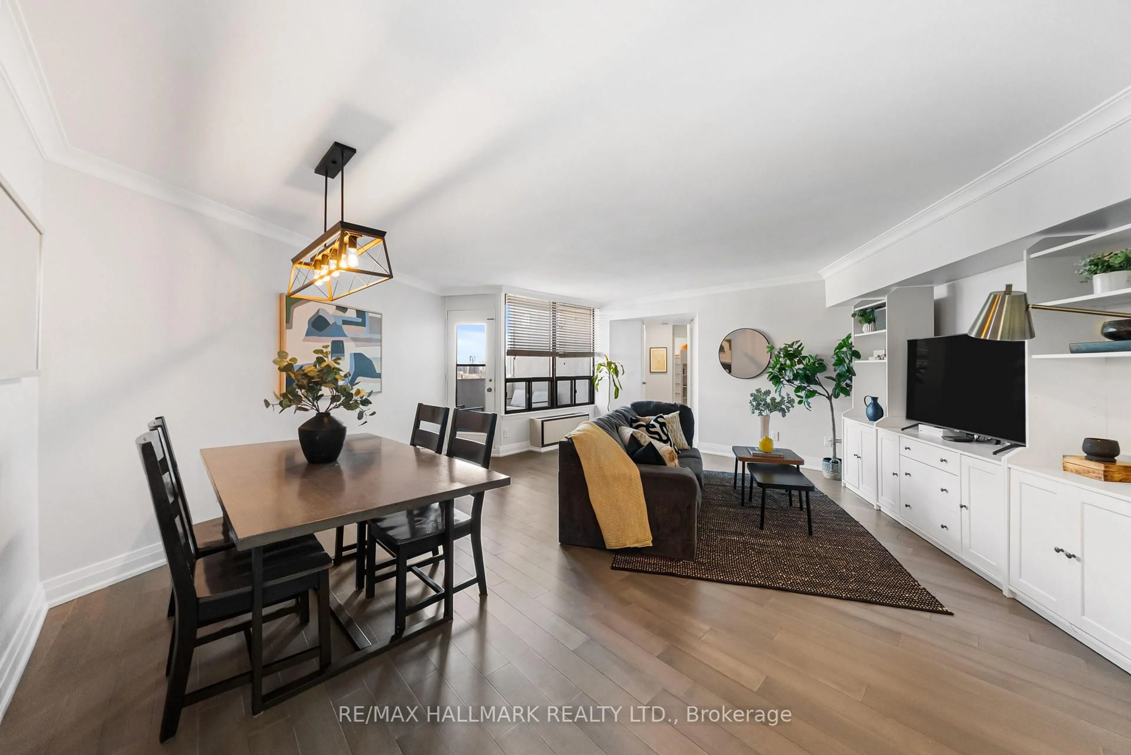 Open concept kitchen, unknown for 296 Mill Rd #PH1, Toronto Ontario M9C 4X8