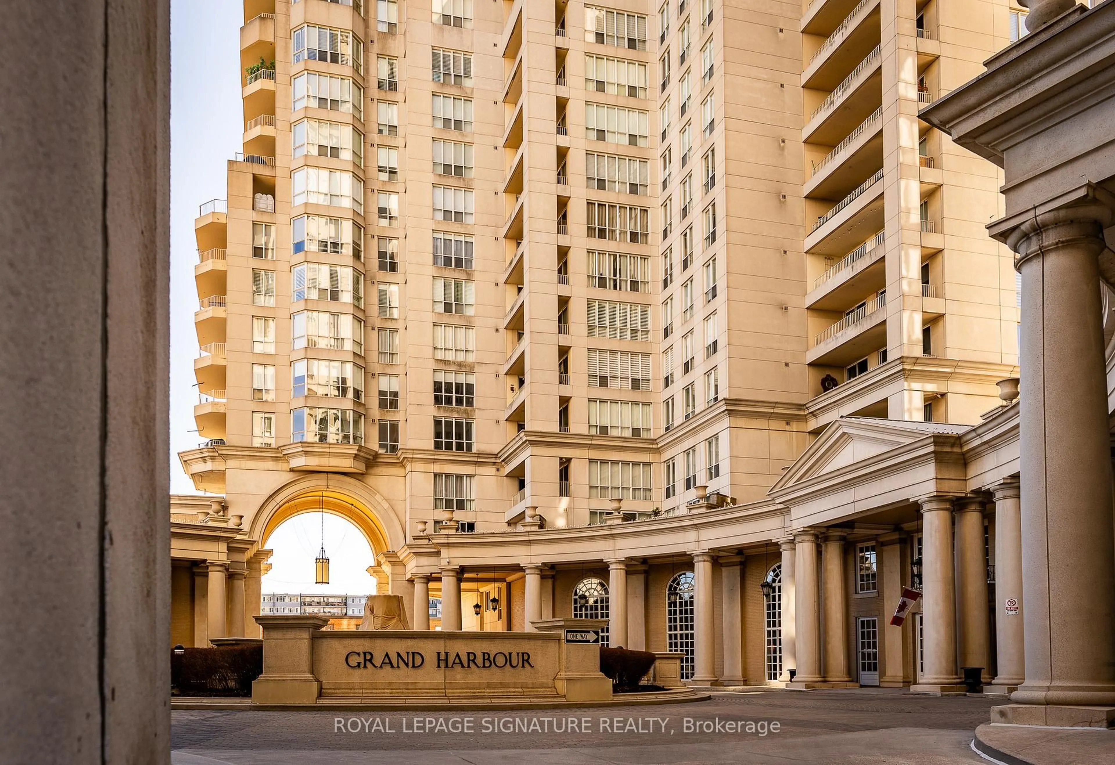 Unknown for 2285 Lake Shore Blvd #703, Toronto Ontario M8V 3X9