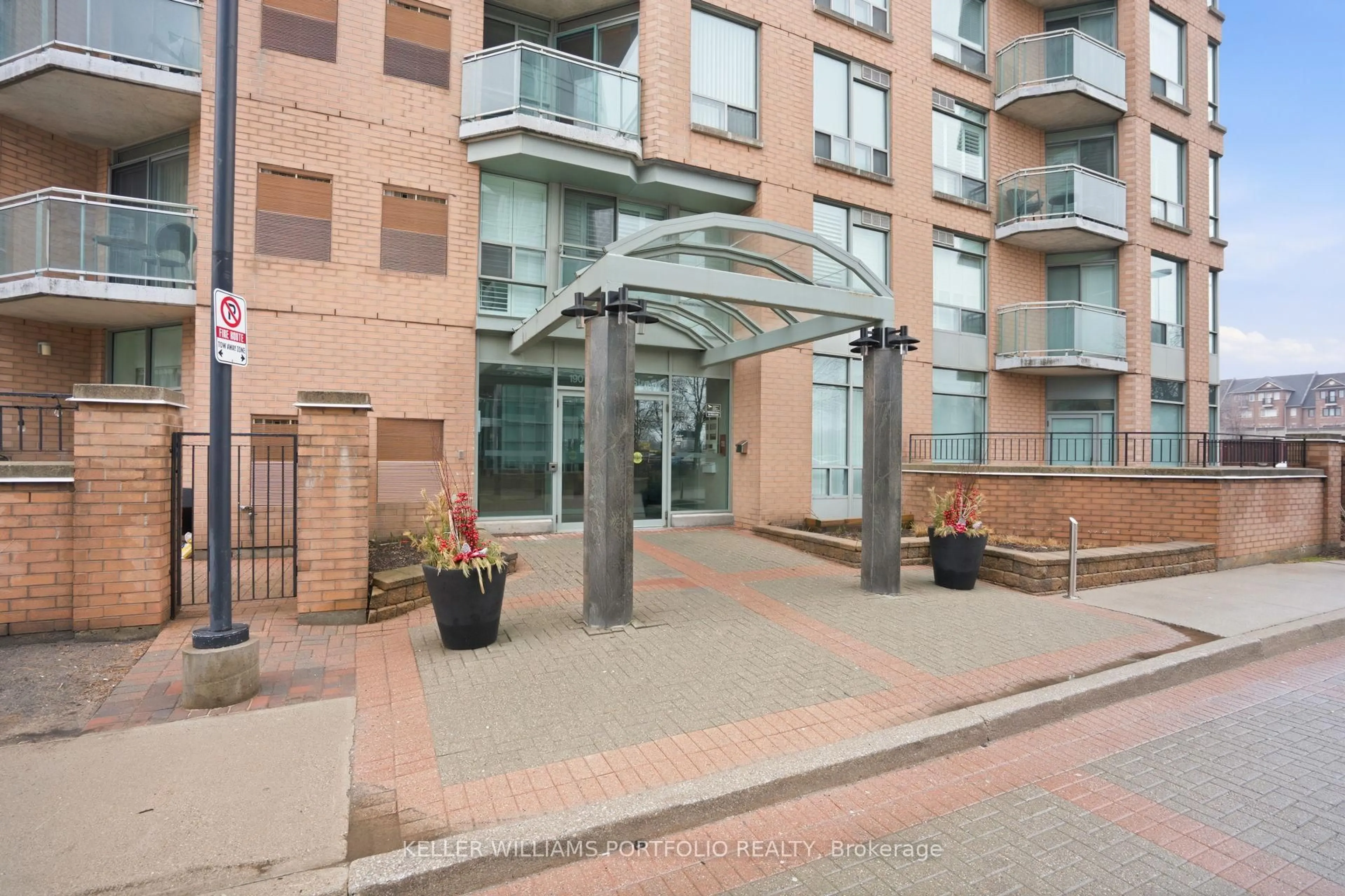 Patio, unknown for 190 Manitoba St #802, Toronto Ontario M8Y 3Y8