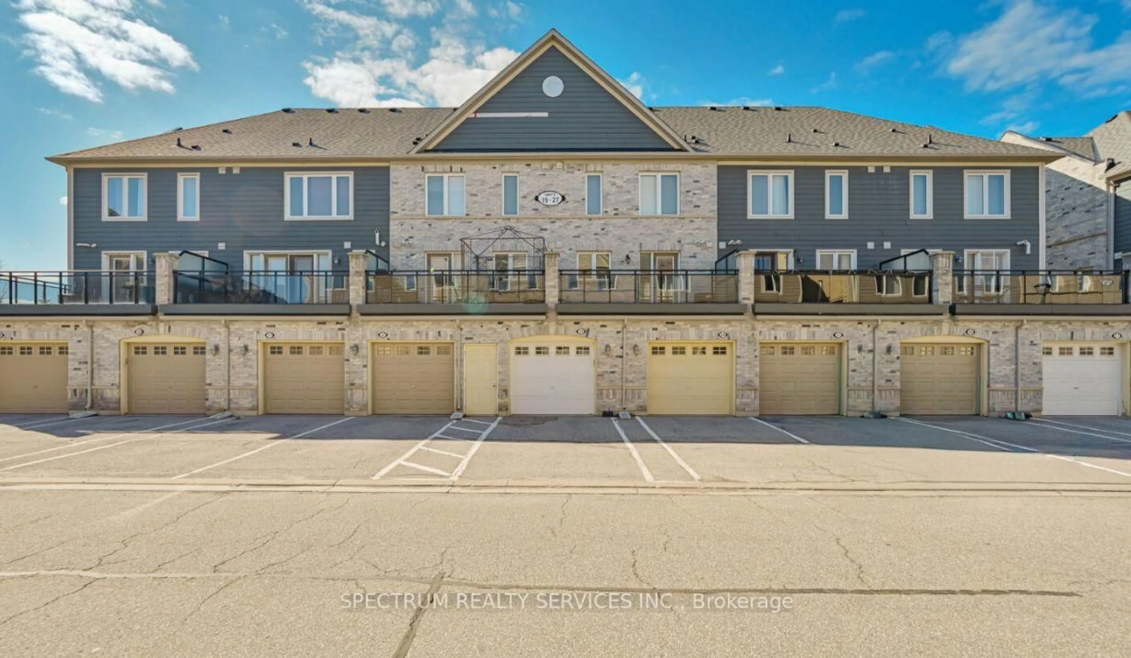 A pic from outside/outdoor area/front of a property/back of a property/a pic from drone, water/lake/river/ocean view for 60 Fairwood Circ #23, Brampton Ontario L6R 0Y6