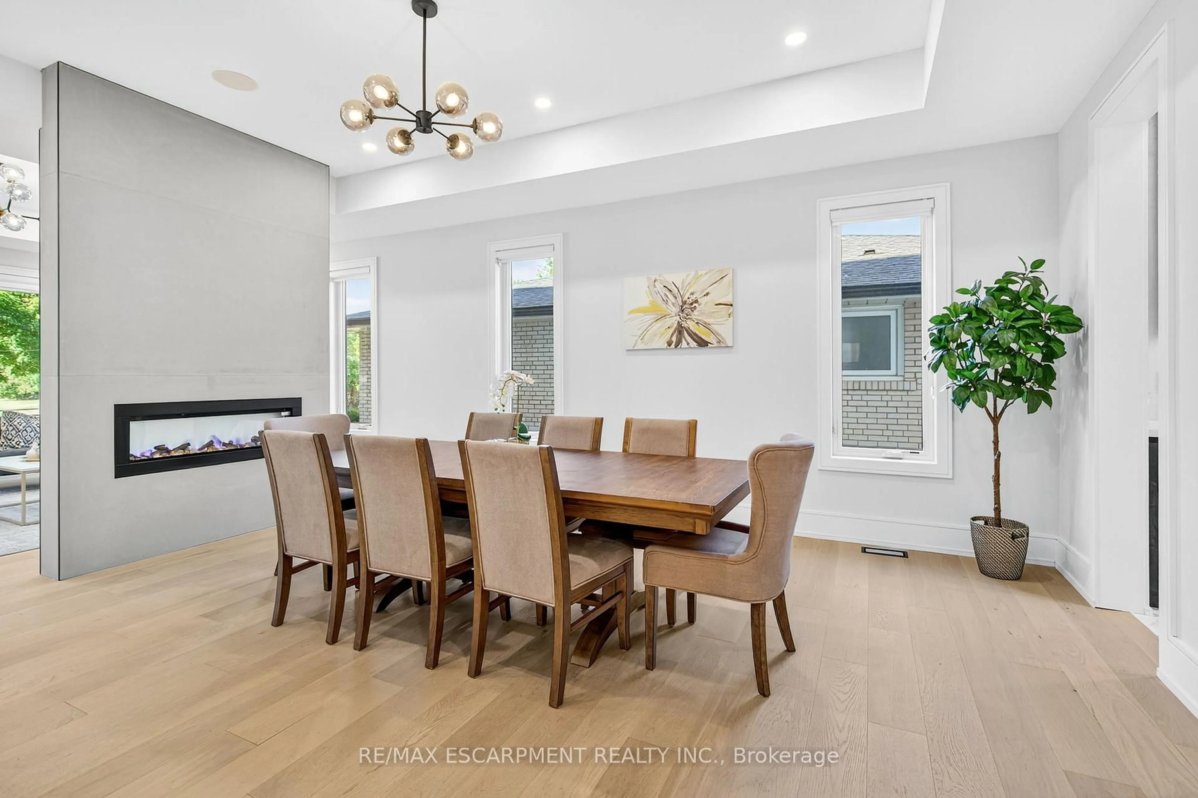 Dining room, unknown for 221 Morden Rd, Oakville Ontario L6K 2S2