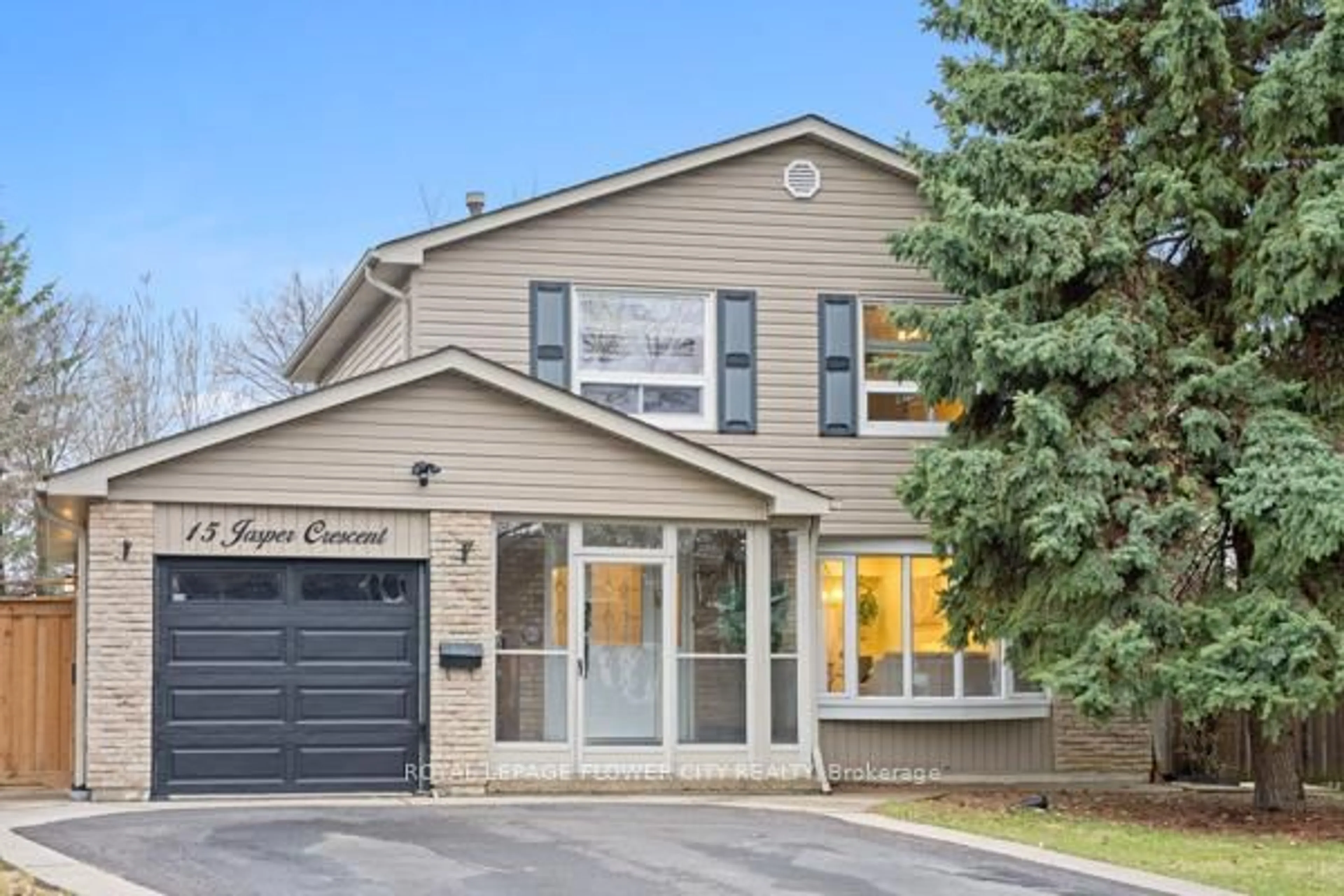 Home with vinyl exterior material, street for 15 Jasper Cres, Brampton Ontario L6S 1W8