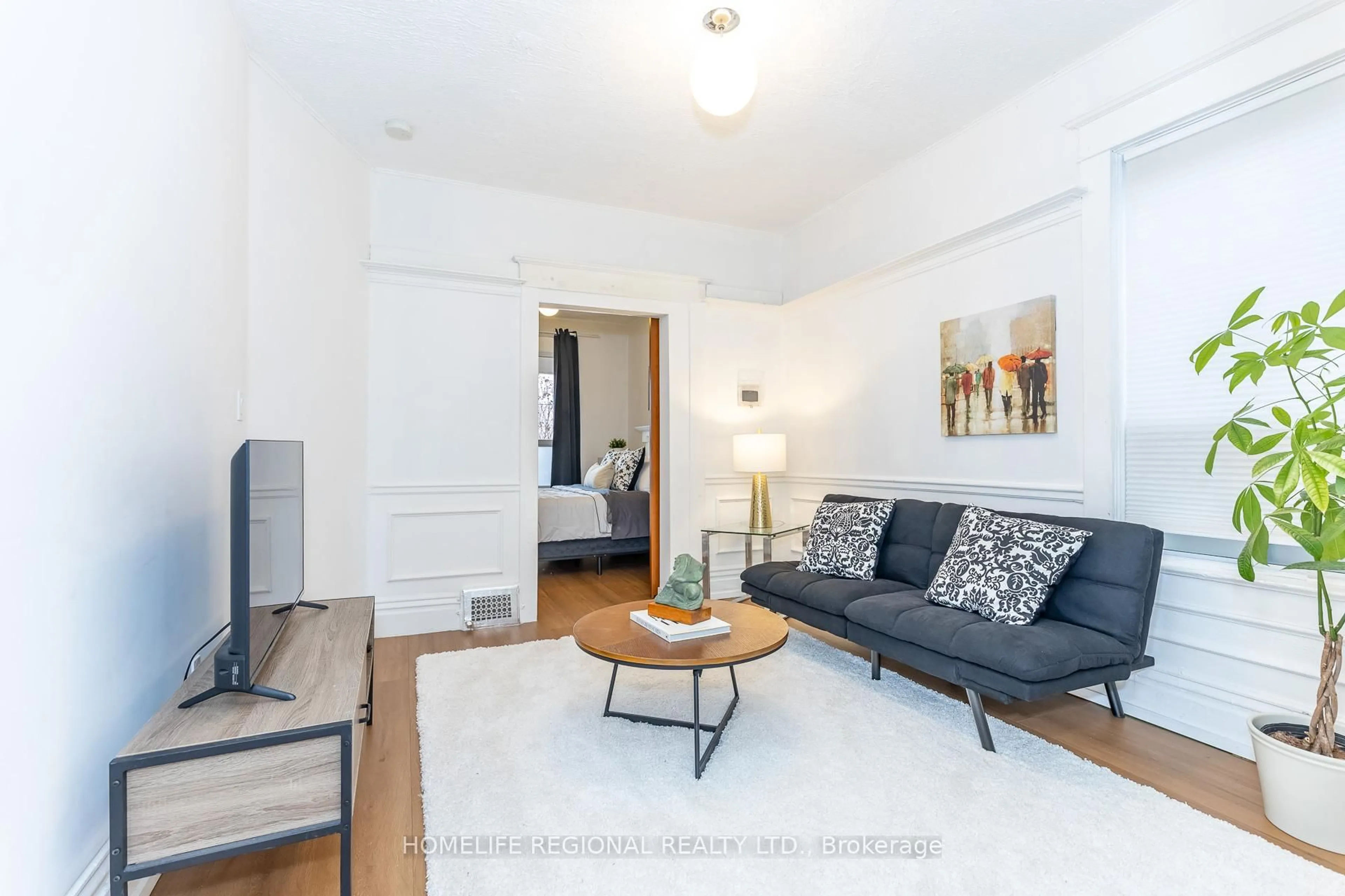 Living room with furniture, unknown for 2378 St Clair Ave, Toronto Ontario M6N 1K8