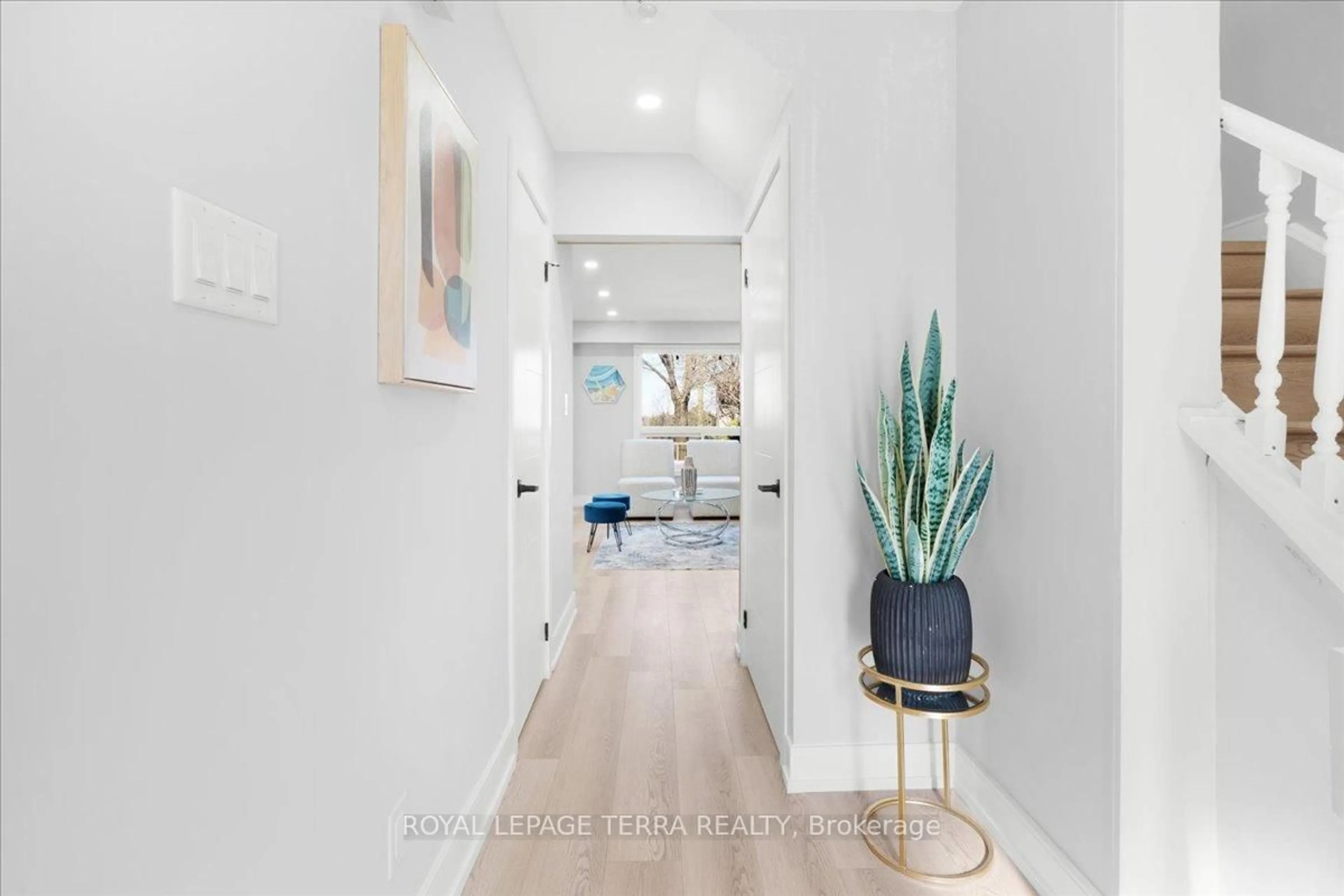 Indoor entryway for 236 Royal Salisbury Way, Brampton Ontario L6V 3H4