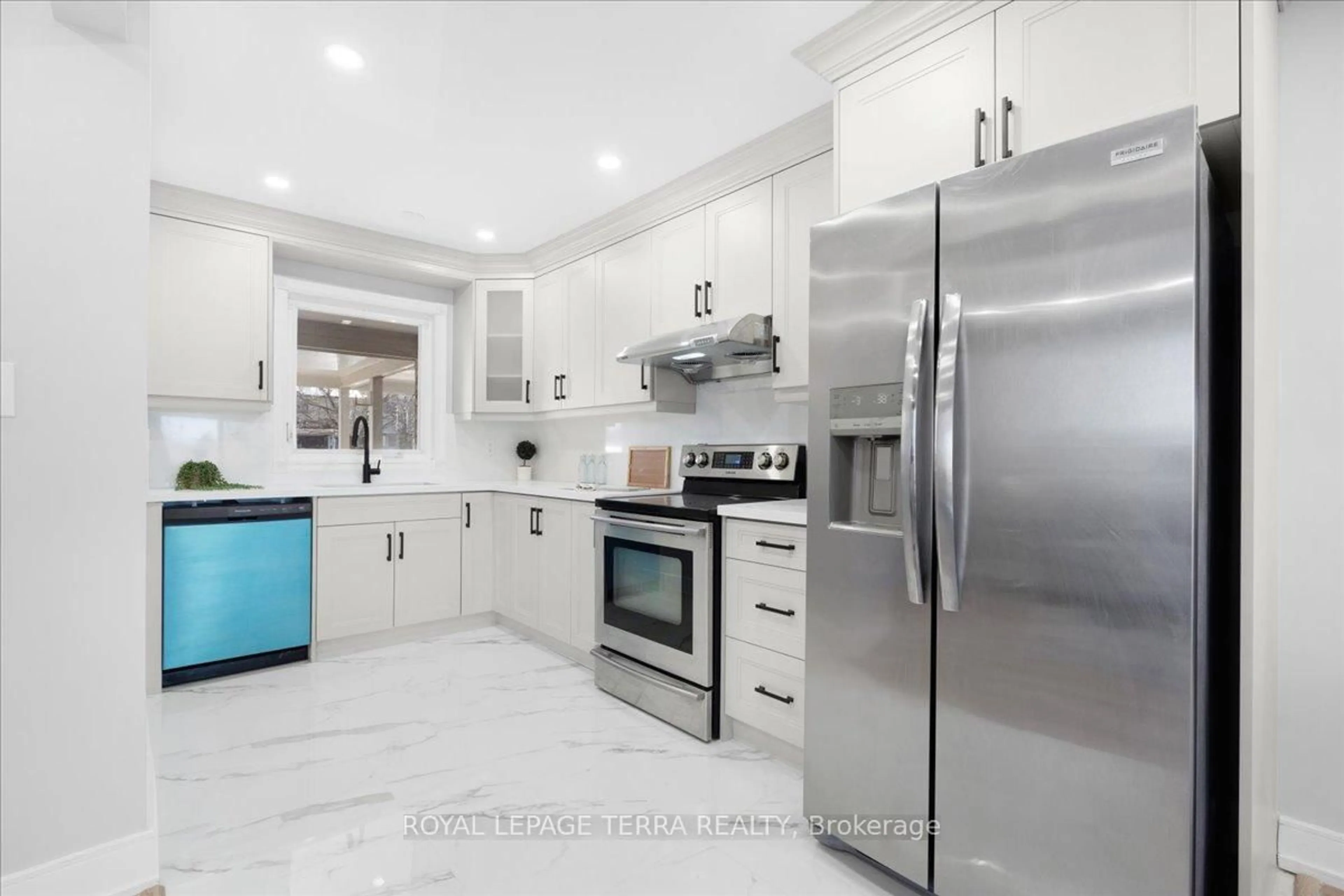 Contemporary kitchen, ceramic/tile floor for 236 Royal Salisbury Way, Brampton Ontario L6V 3H4