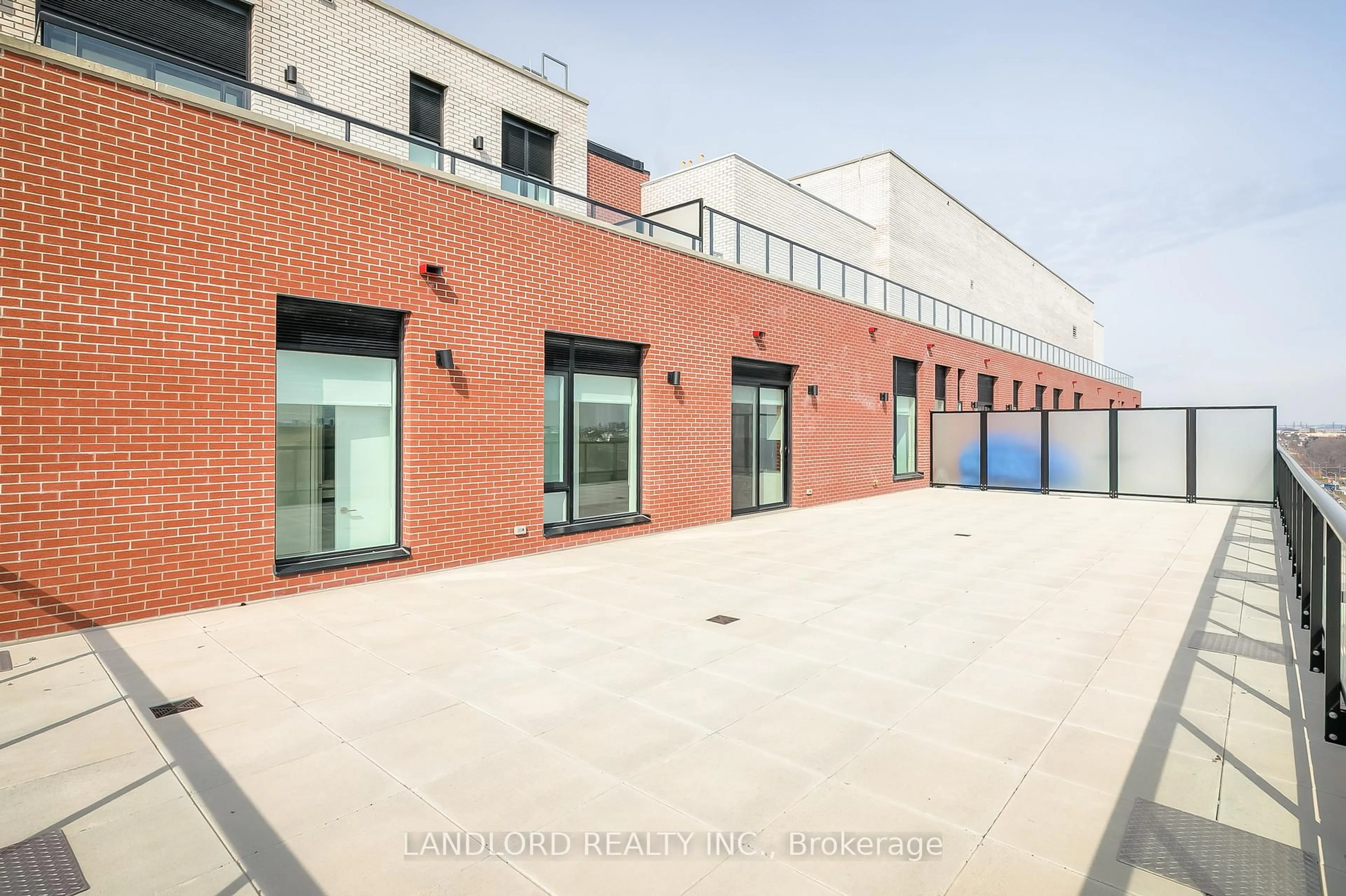 Patio, building for 3100 Keele St #1202, Toronto Ontario M3M 0E1