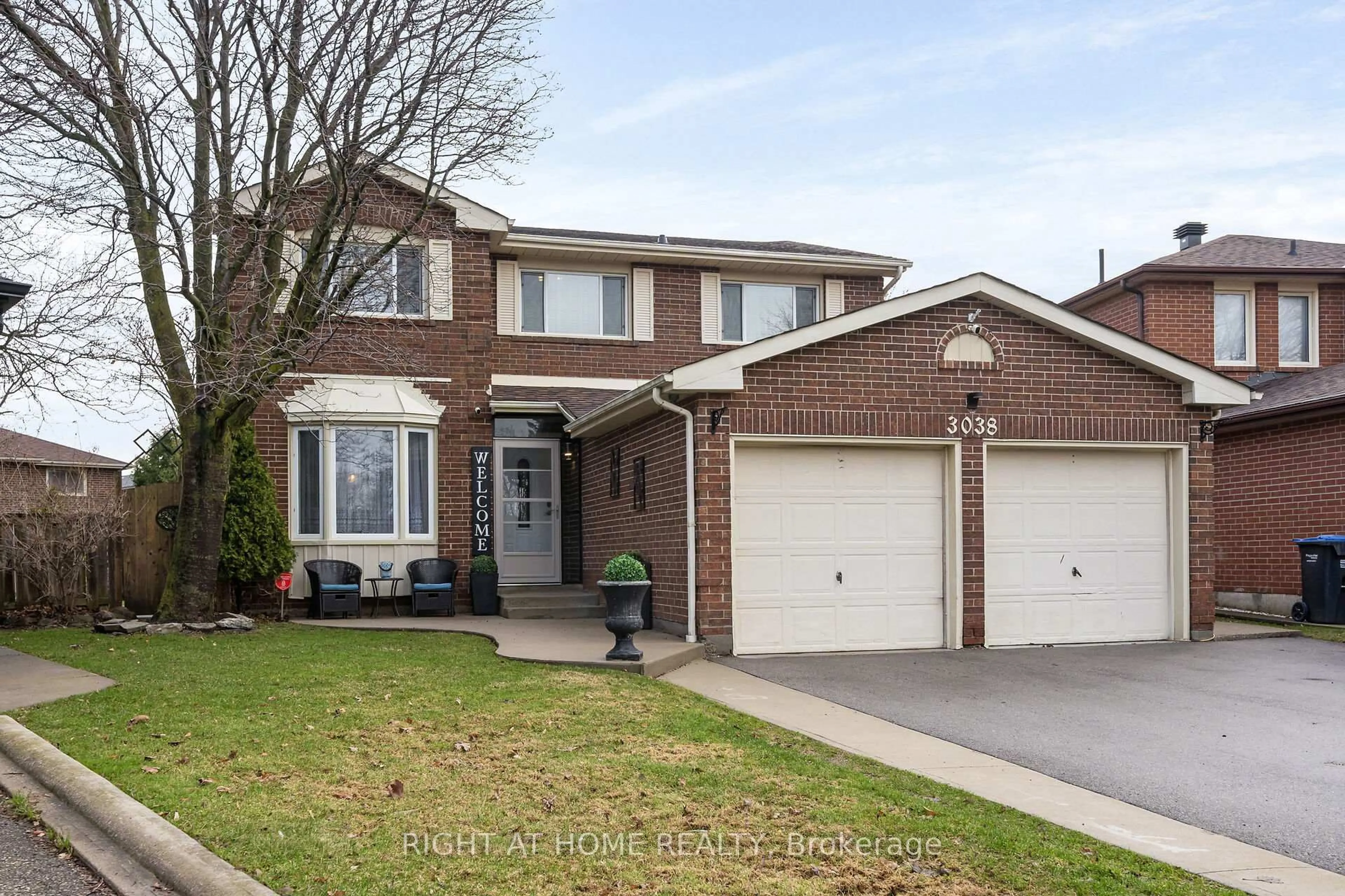 Home with brick exterior material, street for 3038 Hillis Crt, Mississauga Ontario L5N 5A4