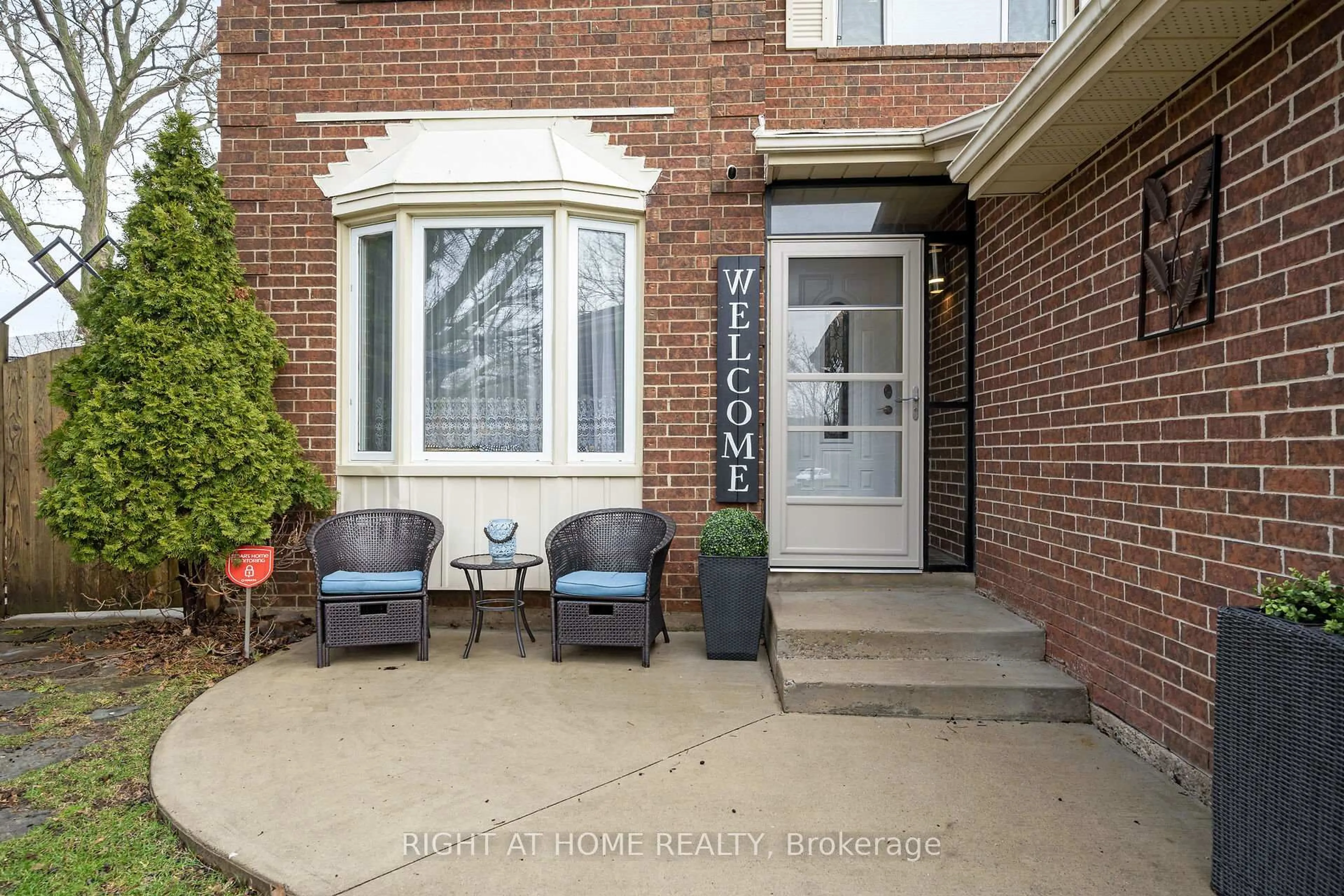 Indoor entryway for 3038 Hillis Crt, Mississauga Ontario L5N 5A4