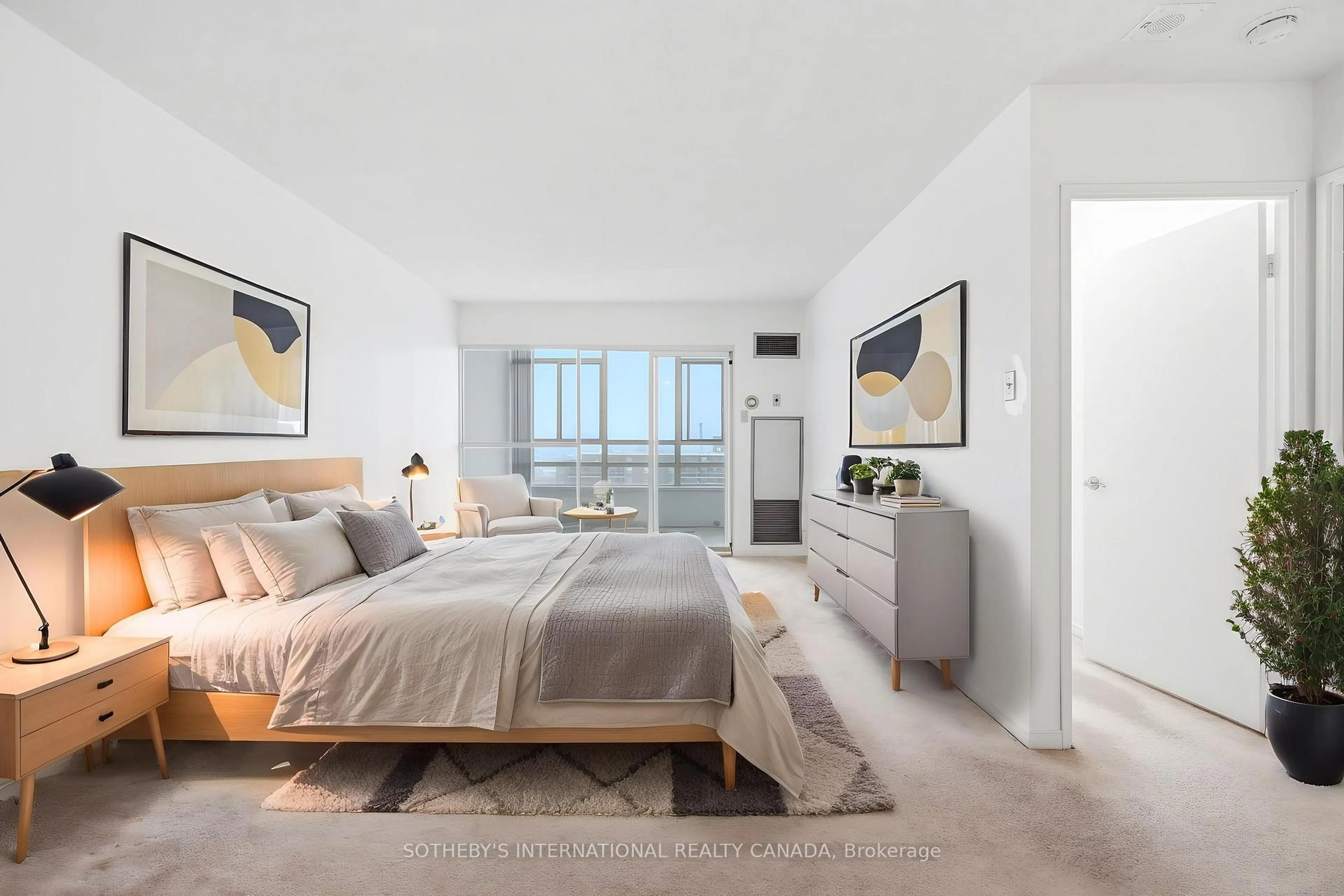 Bedroom with bed, unknown for 75 King St #1609, Mississauga Ontario L5A 4G5