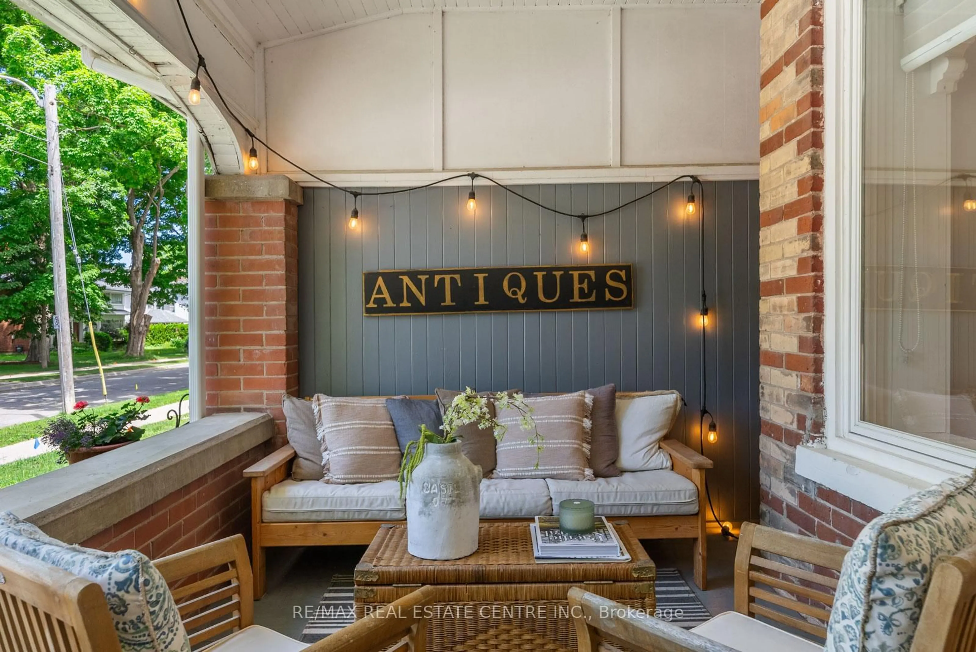 Patio, street for 34 Zina St, Orangeville Ontario L9W 1E1