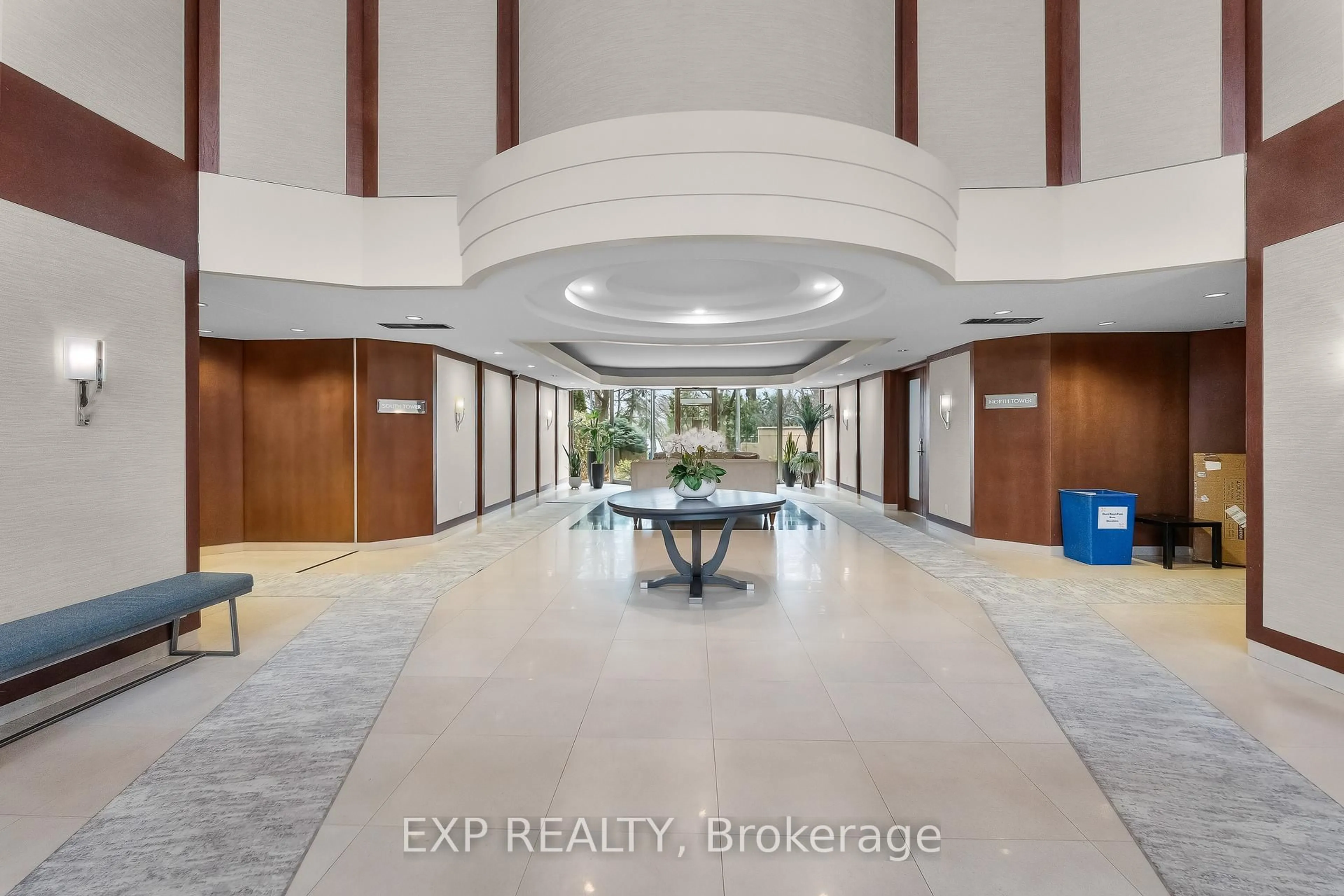 Indoor foyer for 2267 Lake Shore Blvd #214, Toronto Ontario M8V 3X2