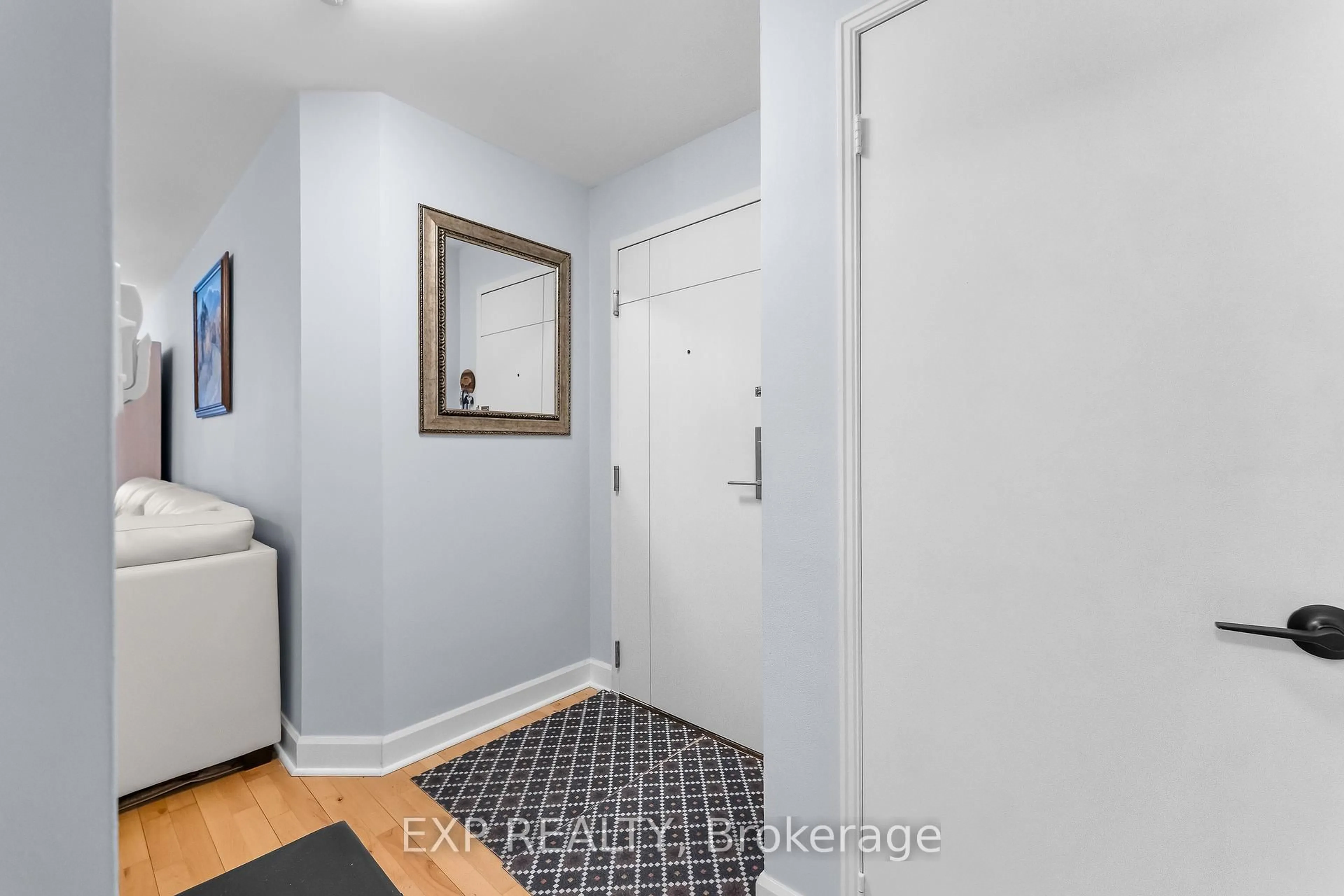 Indoor entryway for 2267 Lake Shore Blvd #214, Toronto Ontario M8V 3X2