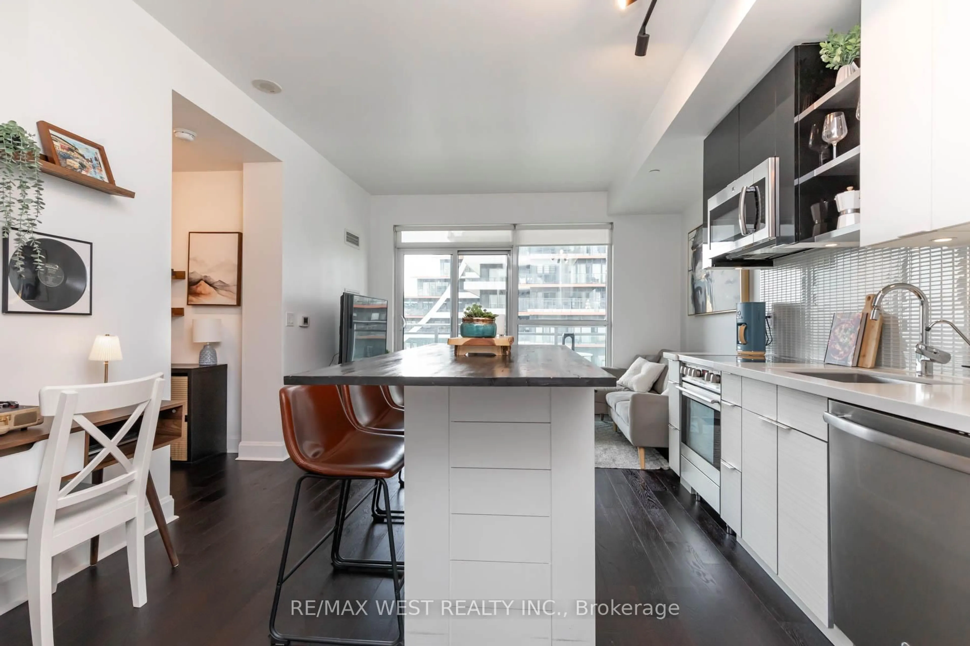 Open concept kitchen, unknown for 33 Shore Breeze Dr #802, Toronto Ontario M8V 1A1