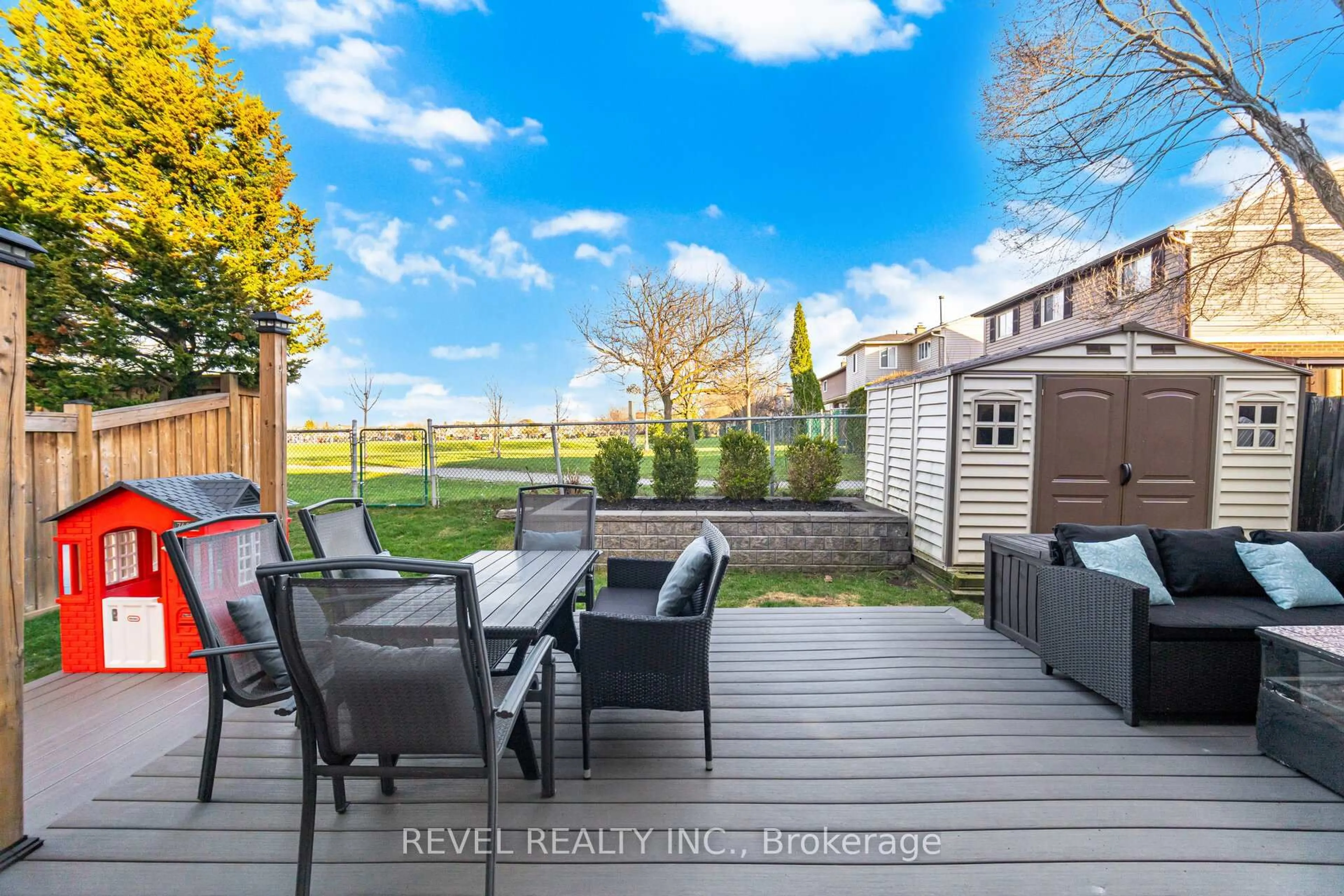 Patio, water/lake/river/ocean view for 477 Bell St, Milton Ontario L9T 4R6