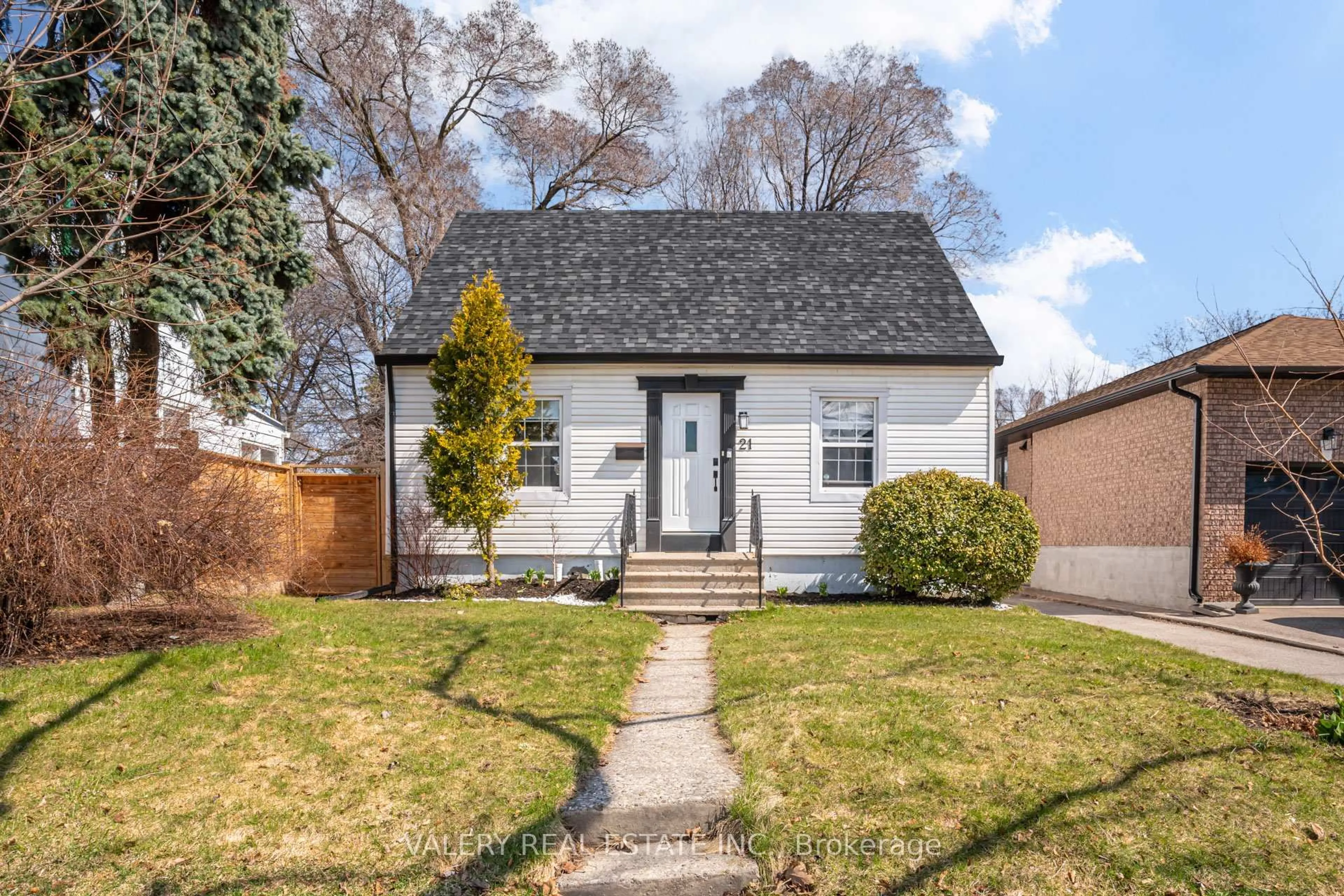 Home with vinyl exterior material, street for 21 Avon Park Dr, Toronto Ontario M8Z 3X4