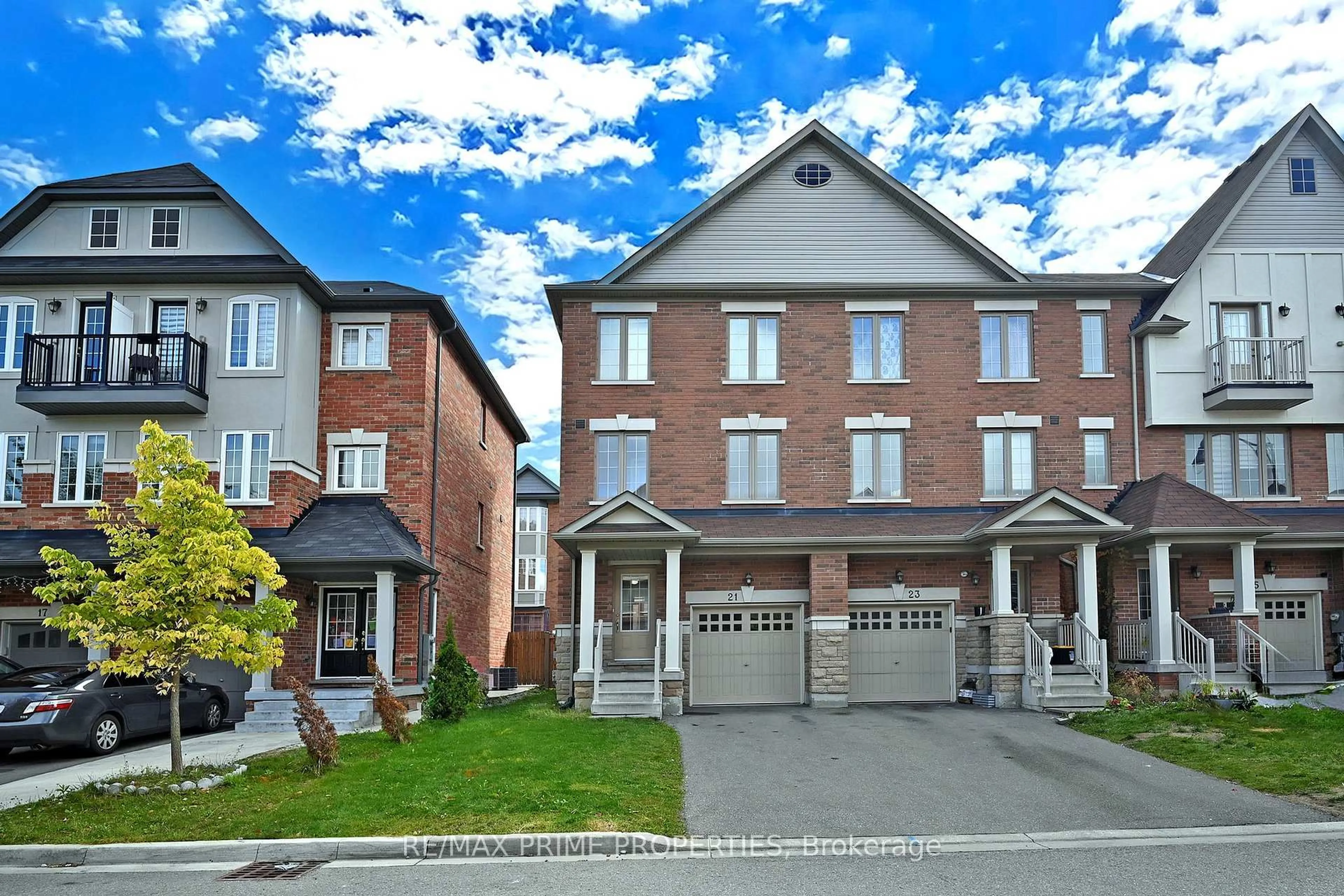 Home with brick exterior material, street for 21 Sprucewood Rd, Brampton Ontario L6Z 0J0