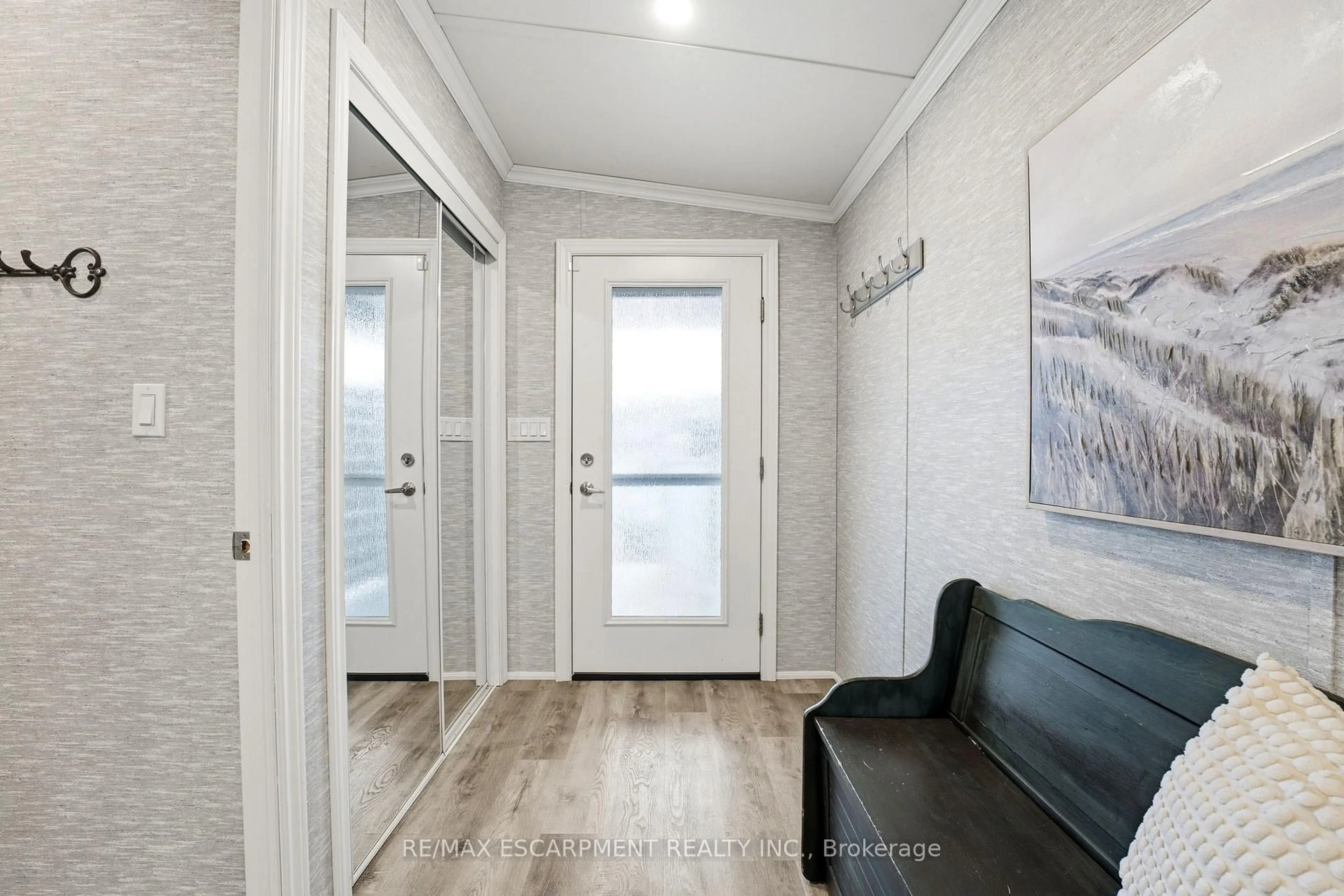 Indoor entryway for 4449 Milburough Line #30 Ash Street, Burlington Ontario L7P 0C5