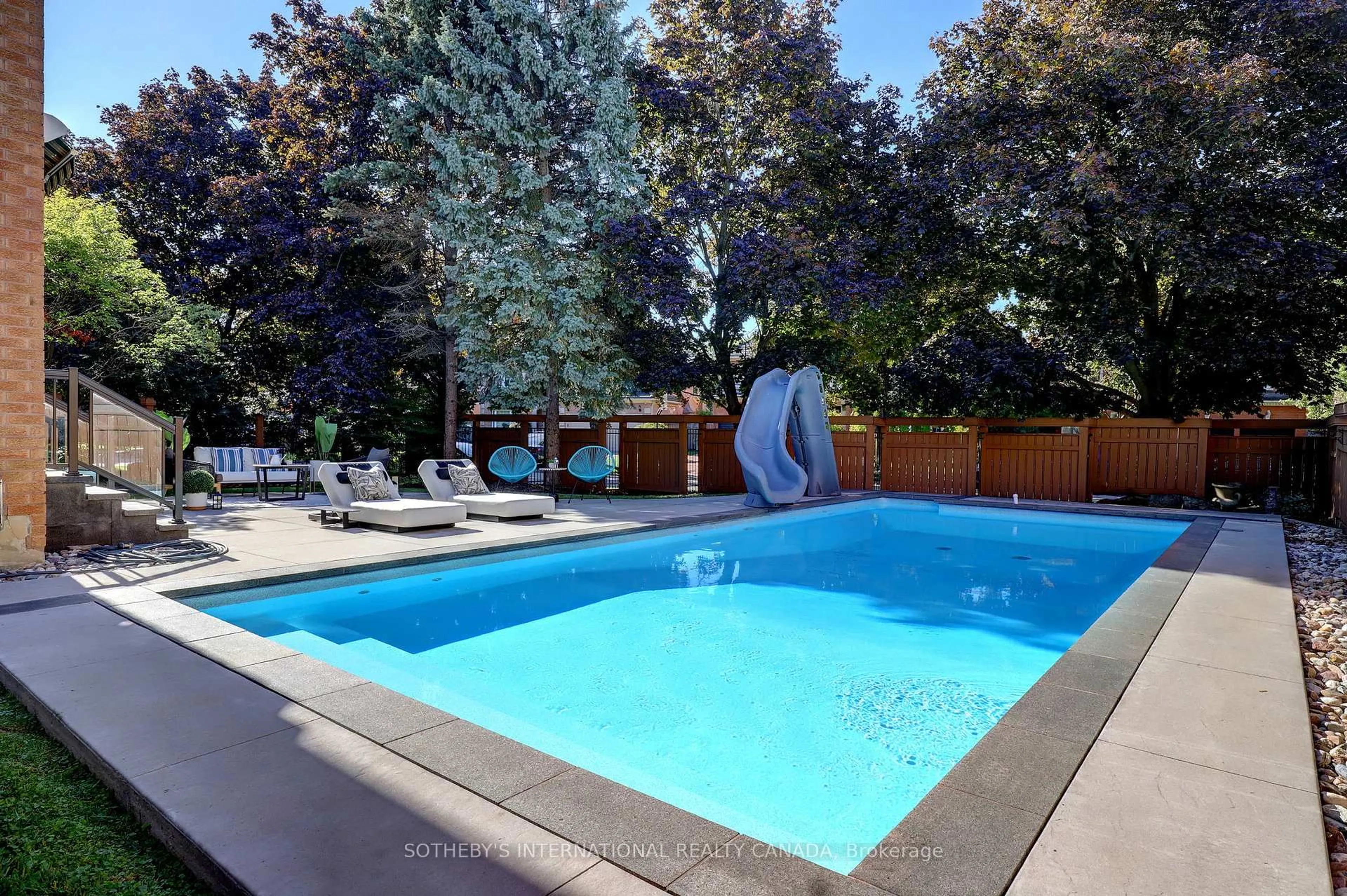 Pool for 1939 Calgary Crt, Mississauga Ontario L5H 4J1