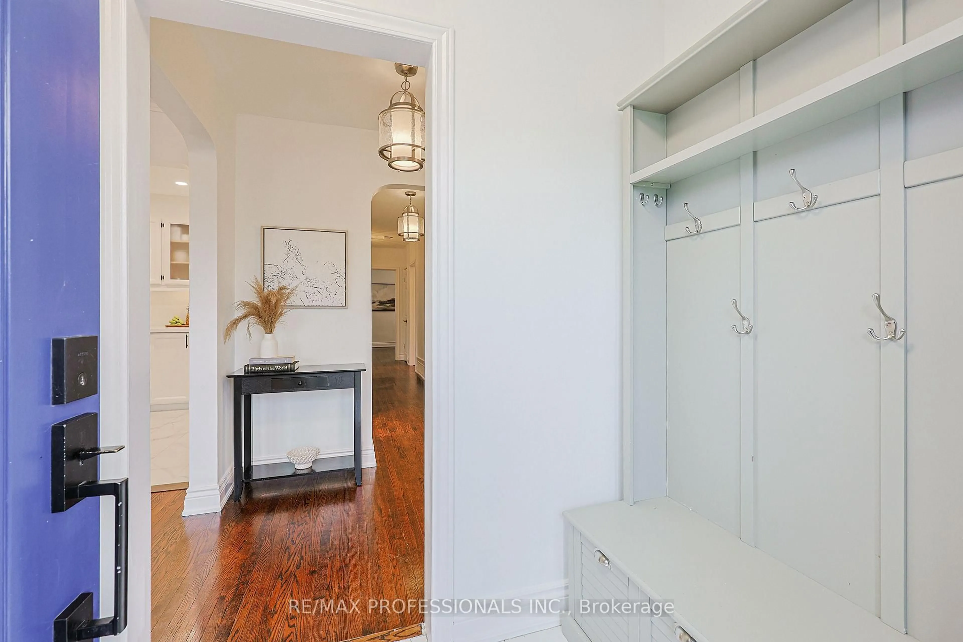 Indoor entryway for 19 Sealcove Dr, Toronto Ontario M9C 2C3