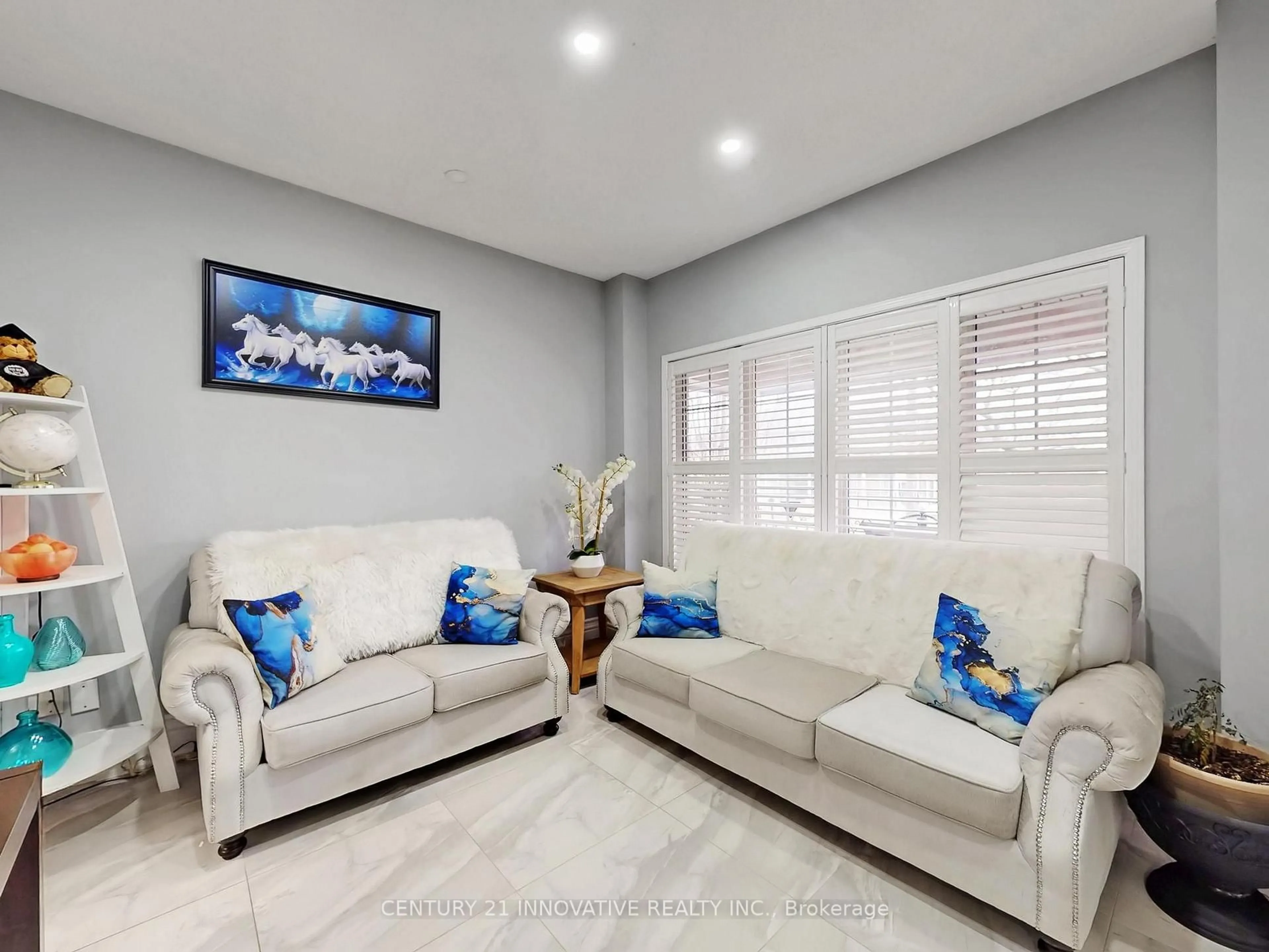 Living room with furniture, ceramic/tile floor for 9 Heatherdale Dr, Brampton Ontario L7A 2H6