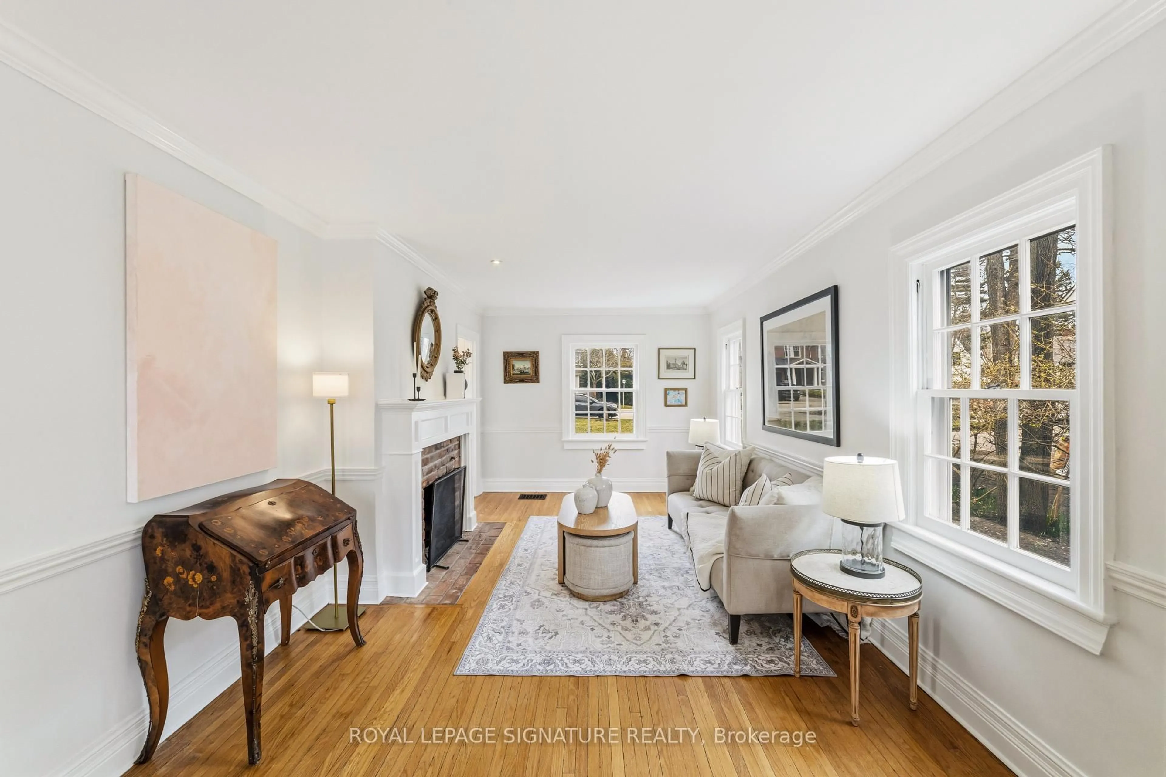 Living room with furniture, unknown for 348 Douglas Ave, Oakville Ontario L6J 3S6