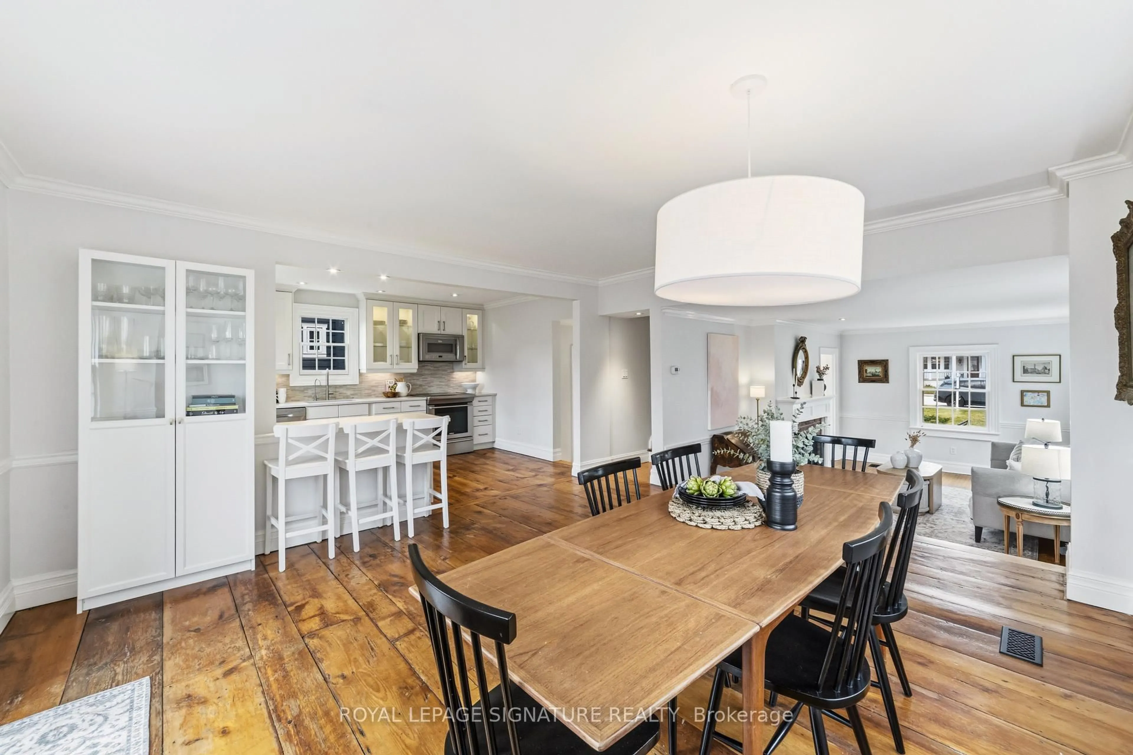 Dining room, wood/laminate floor for 348 Douglas Ave, Oakville Ontario L6J 3S6