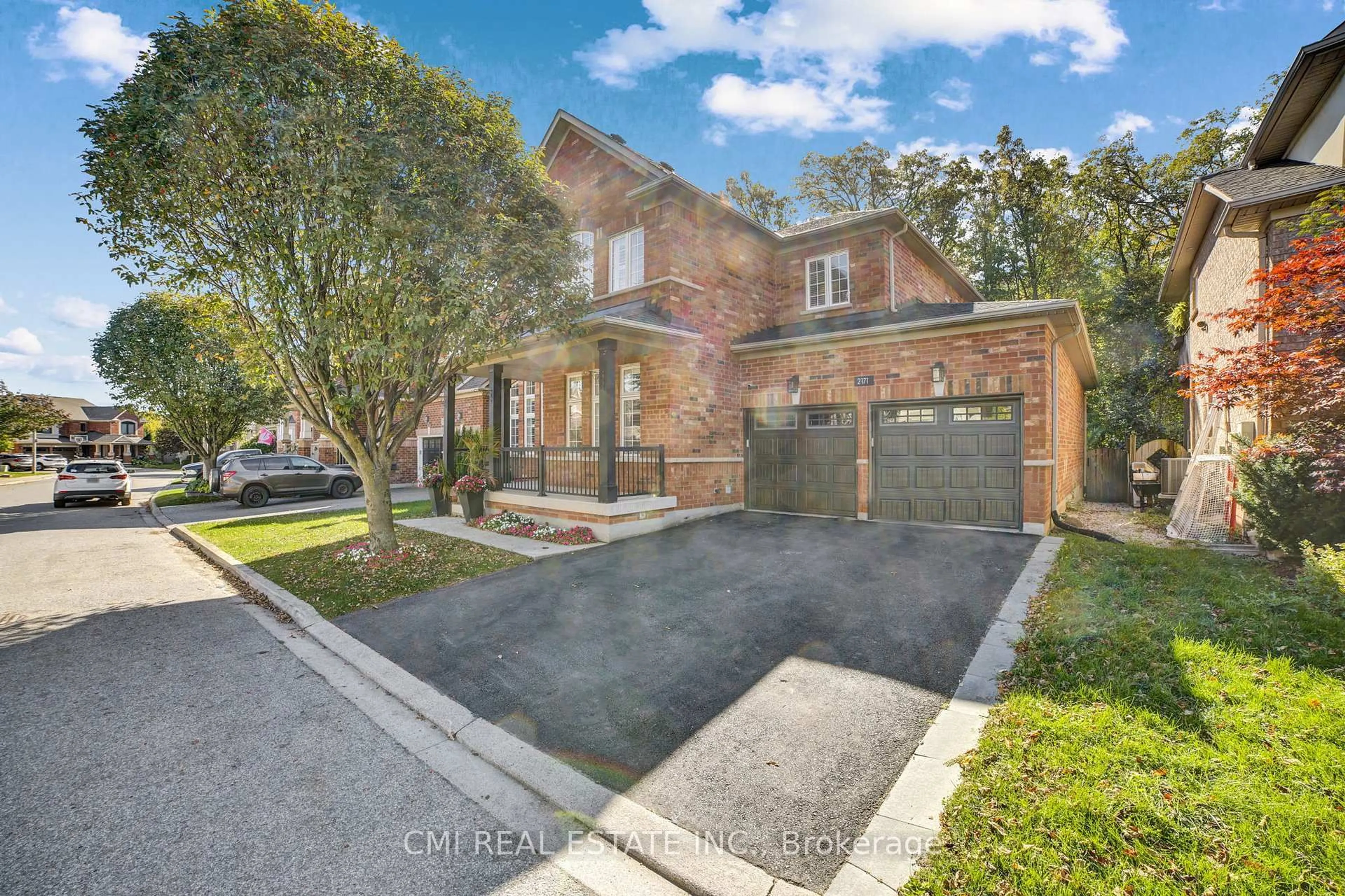 Home with brick exterior material, street for 2171 Jardine Cres, Burlington Ontario L7L 7K1
