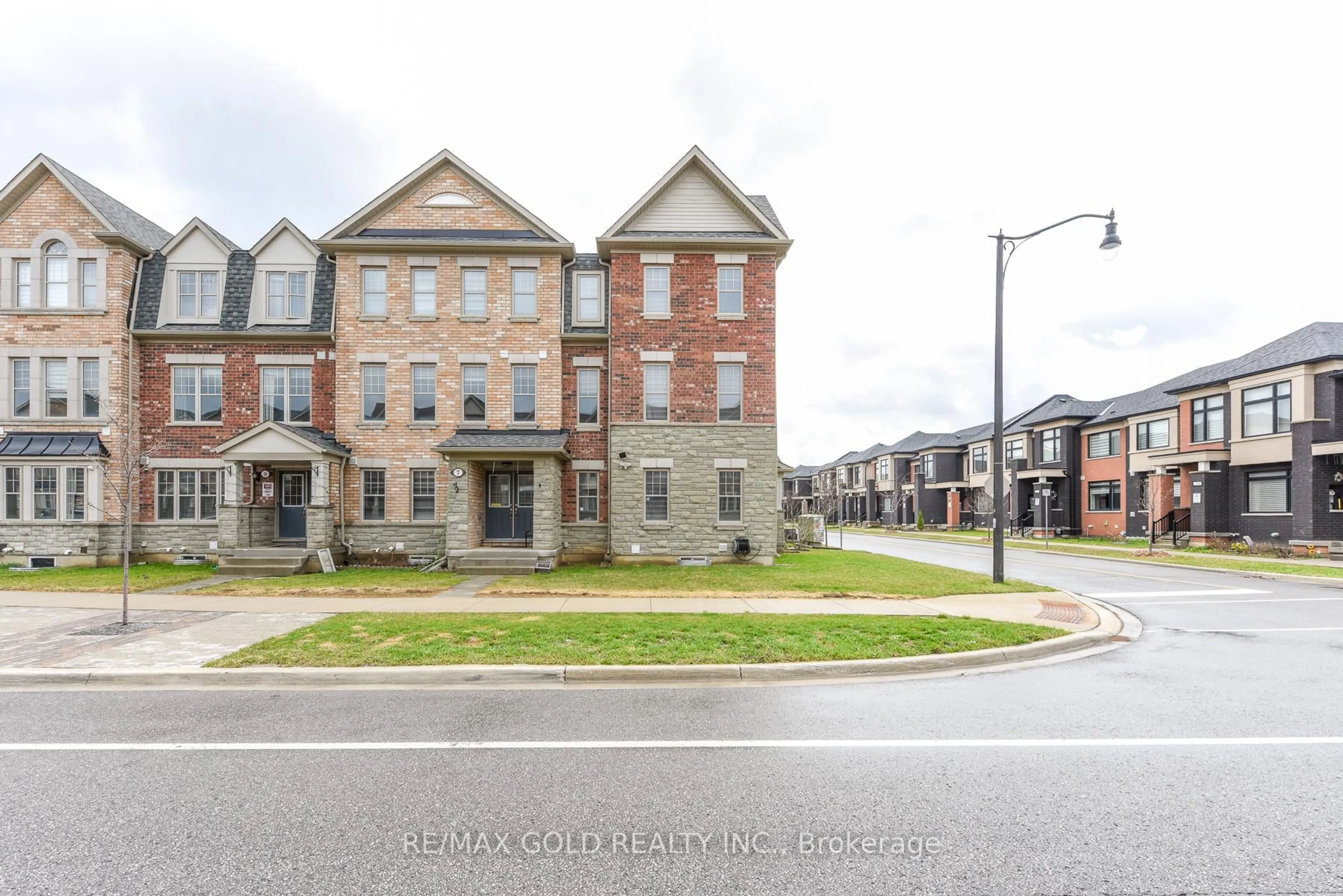Home with brick exterior material, street for 5 Remembrance Rd, Brampton Ontario L7A 4Z1