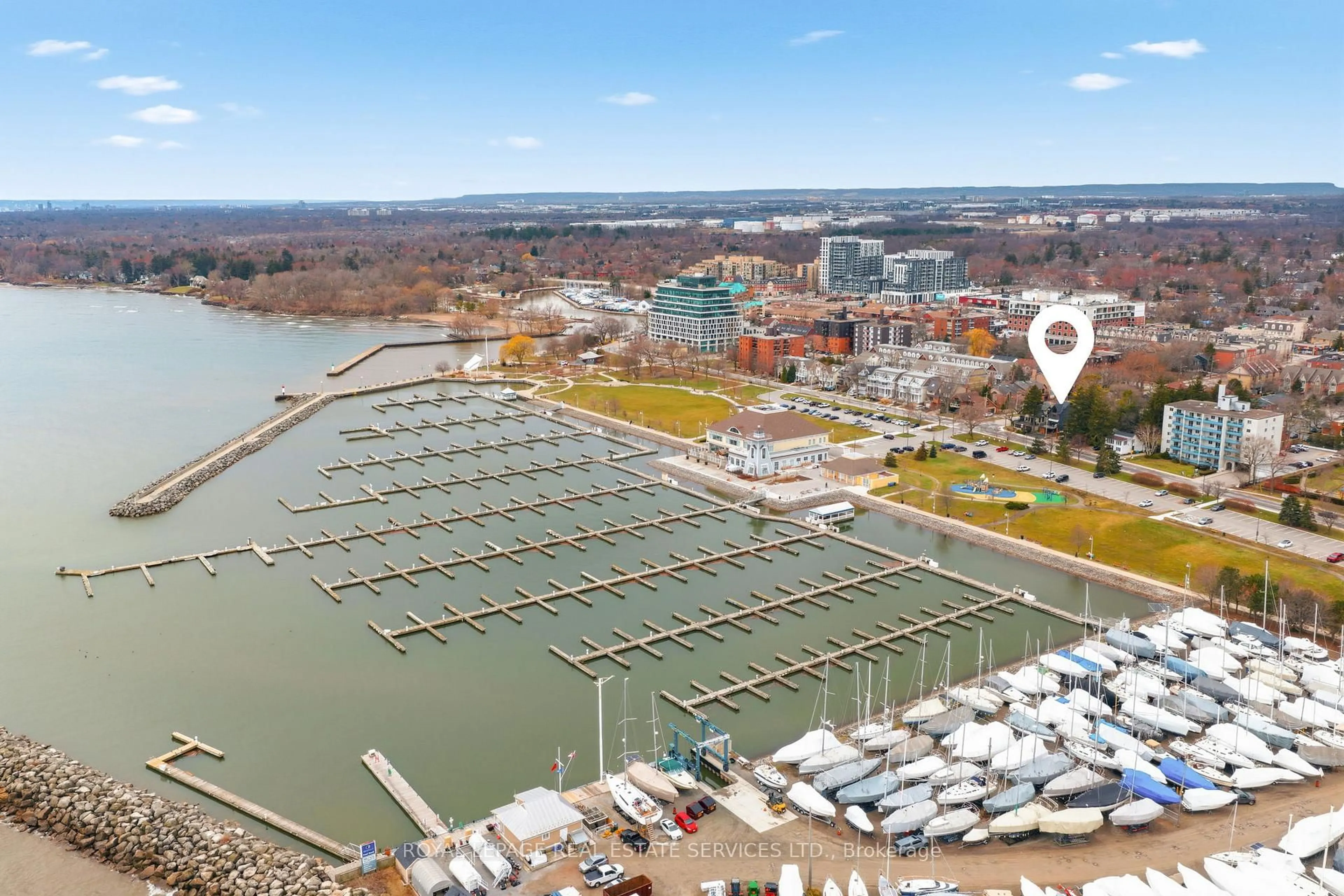 A pic from outside/outdoor area/front of a property/back of a property/a pic from drone, water/lake/river/ocean view for 2331 Ontario St, Oakville Ontario L6L 1A5