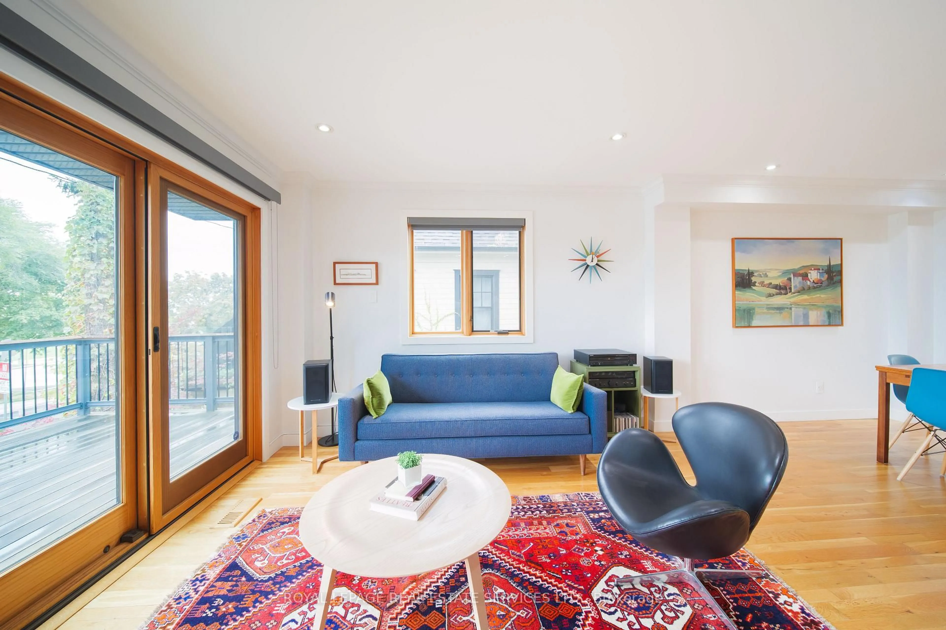 Living room with furniture, unknown for 2331 Ontario St, Oakville Ontario L6L 1A5