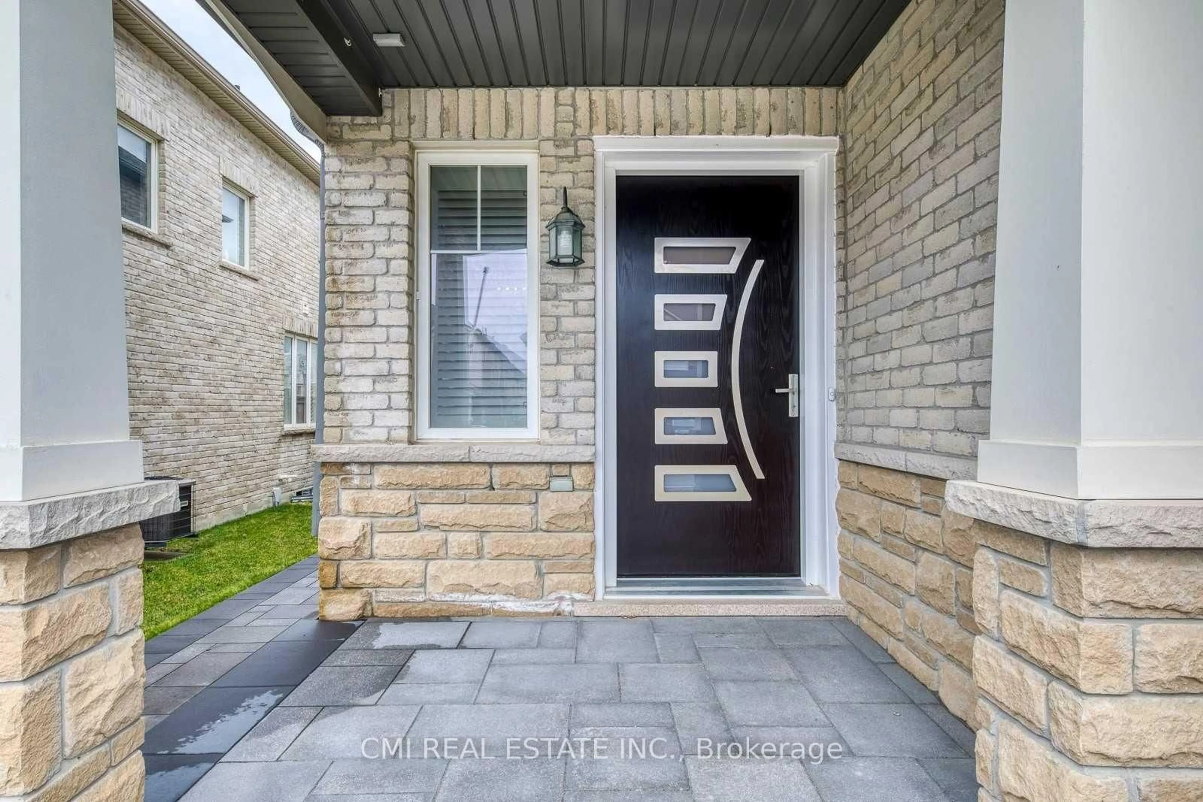 Indoor entryway for 46 Losino St, Caledon Ontario L7C 3N4
