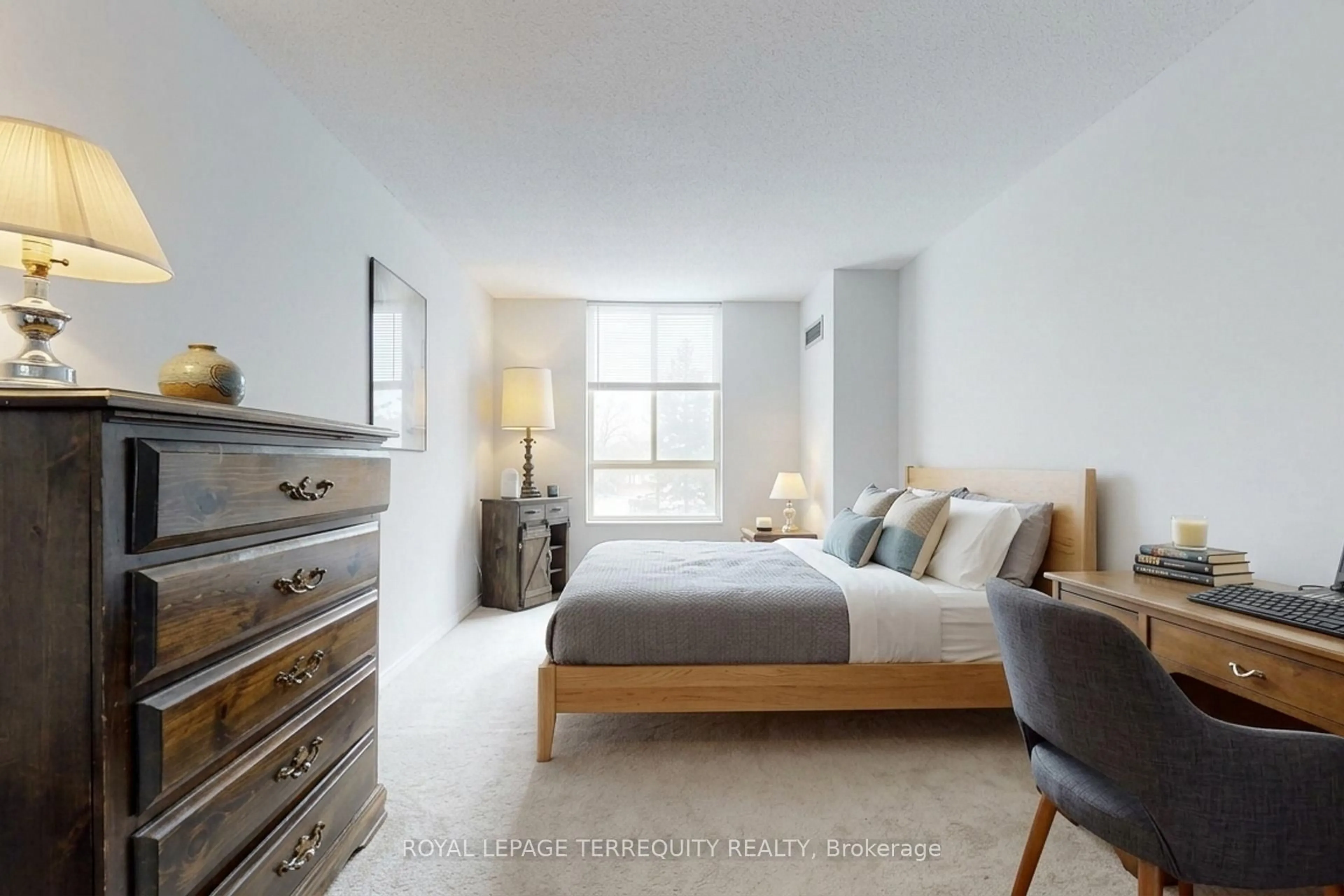 Bedroom with bed, unknown for 20 Cherrytree Dr #211, Brampton Ontario L6Y 3V1