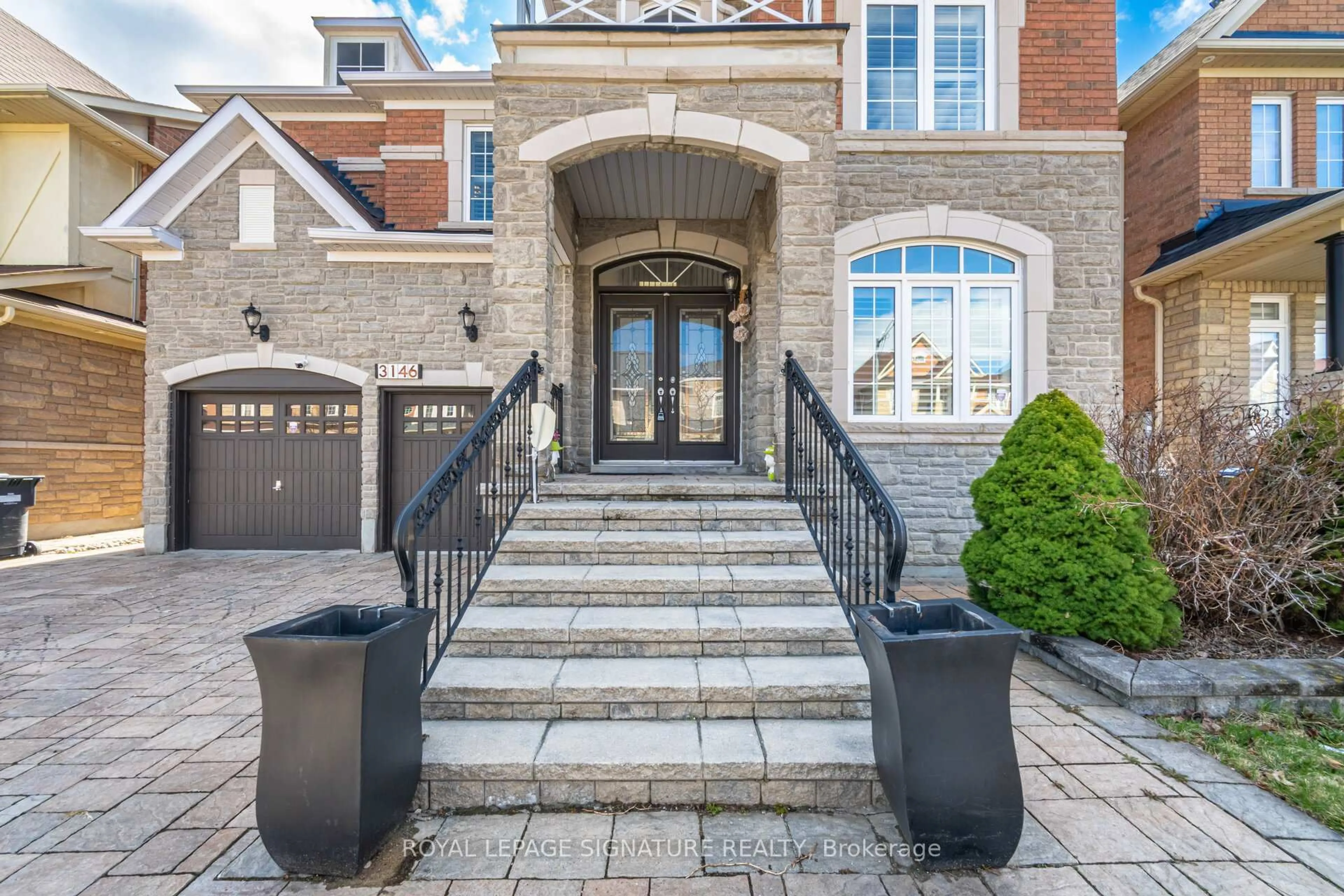 Indoor entryway for 3146 Tacc Dr, Mississauga Ontario L5M 0B6